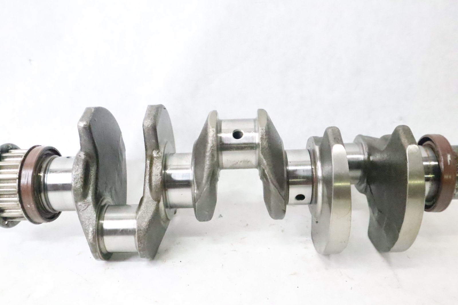 2006-2013 Mercury 25 HP 4 Stroke Outboard Crankshaft 889246T32 OEM - Image 4