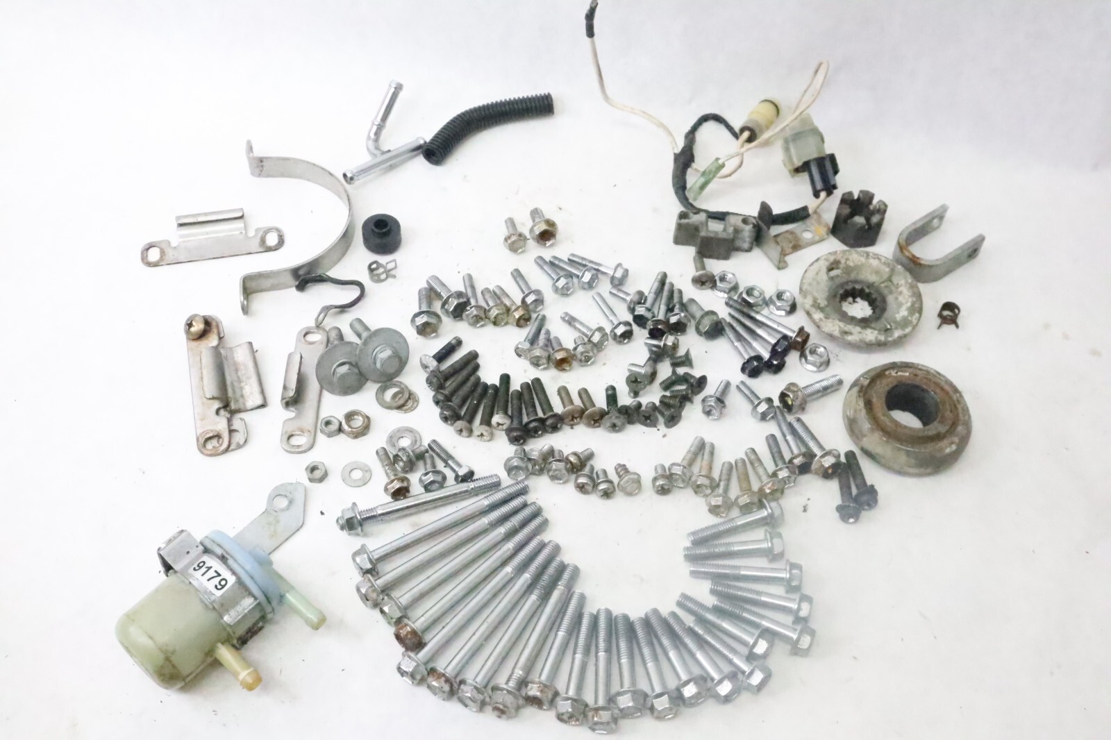 1998-2001 EVINRUDE 60-70 HP 4 STROKE mixed bolts hardware
