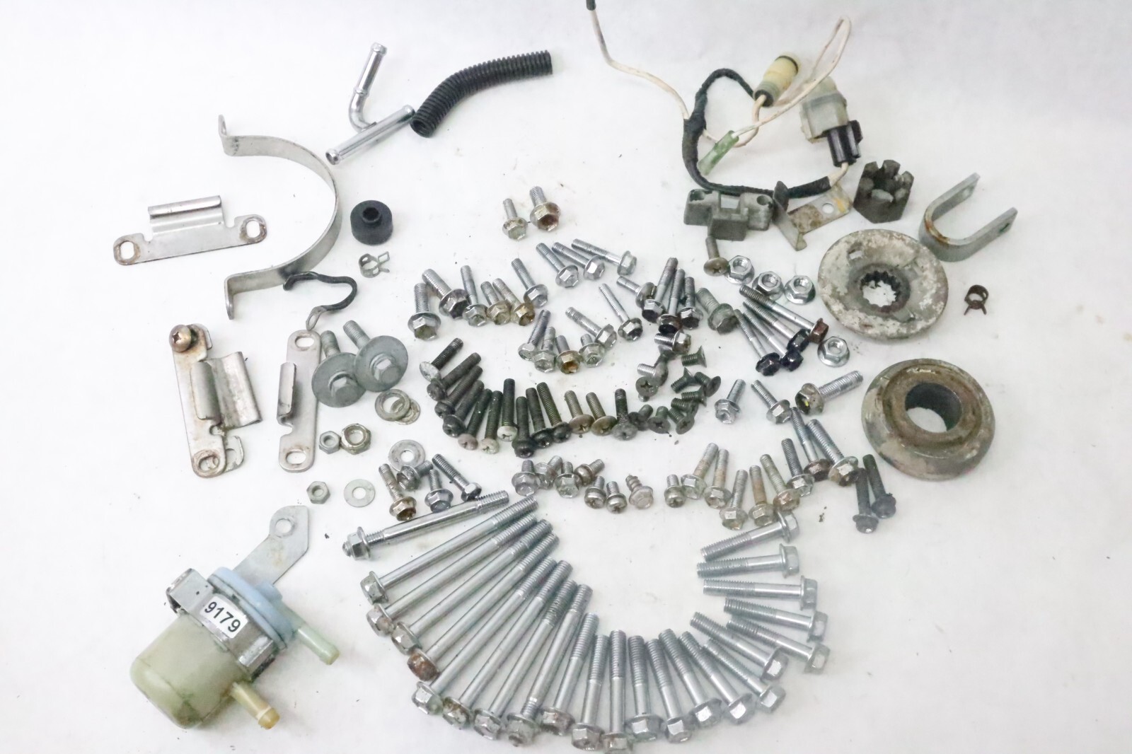 1998-2001 EVINRUDE 60-70 HP 4 STROKE mixed bolts hardware - Image 2