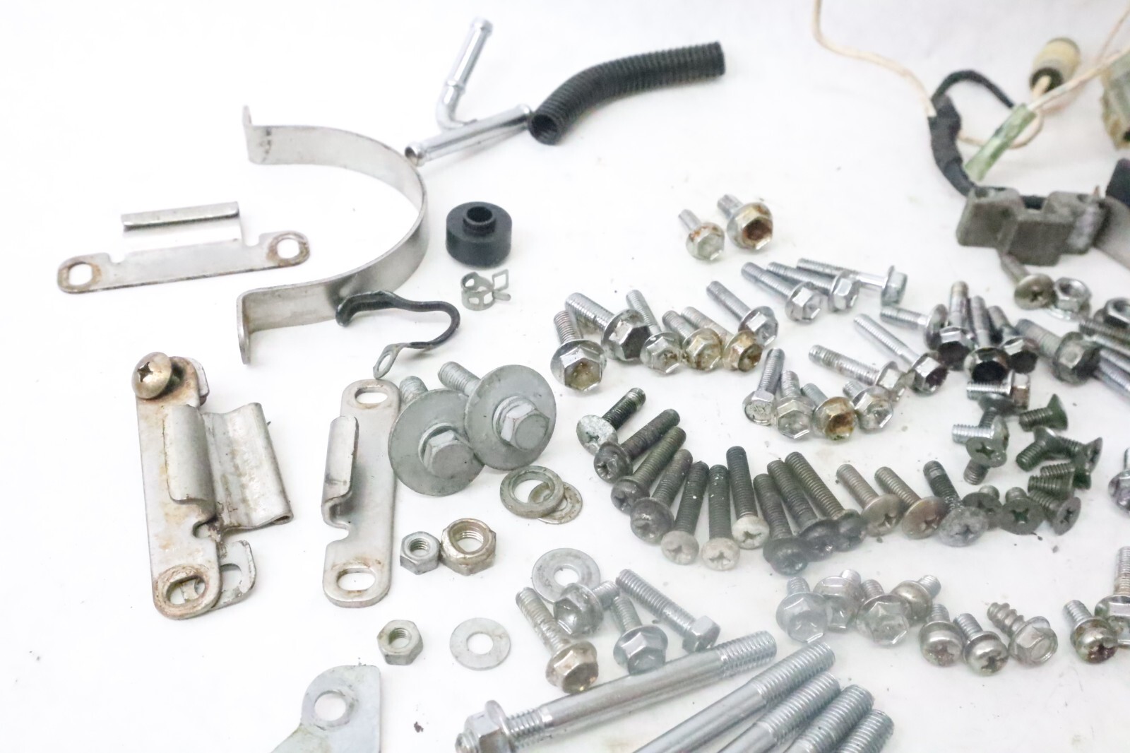 1998-2001 EVINRUDE 60-70 HP 4 STROKE mixed bolts hardware - Image 4