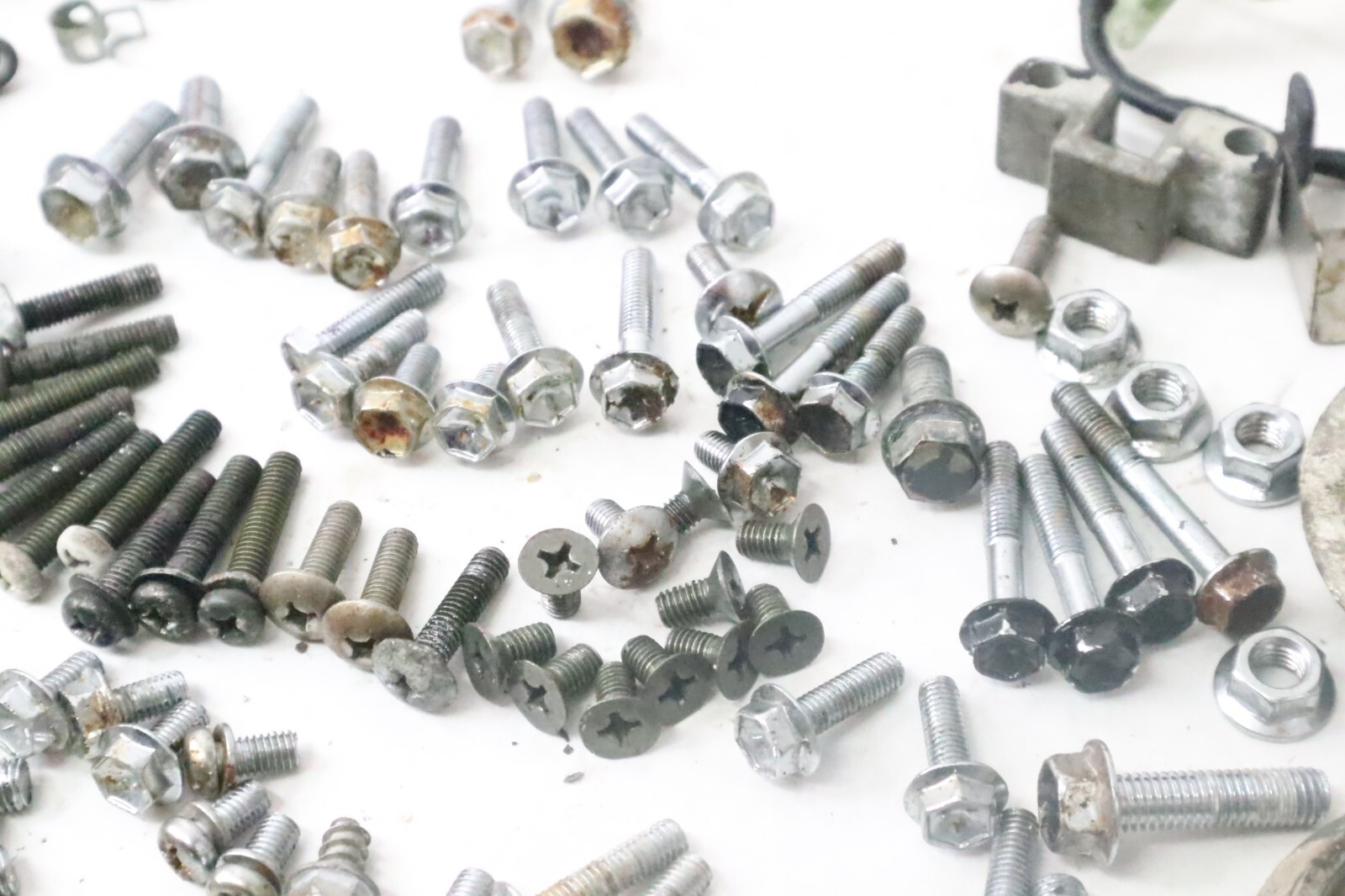 1998-2001 EVINRUDE 60-70 HP 4 STROKE mixed bolts hardware - Image 6