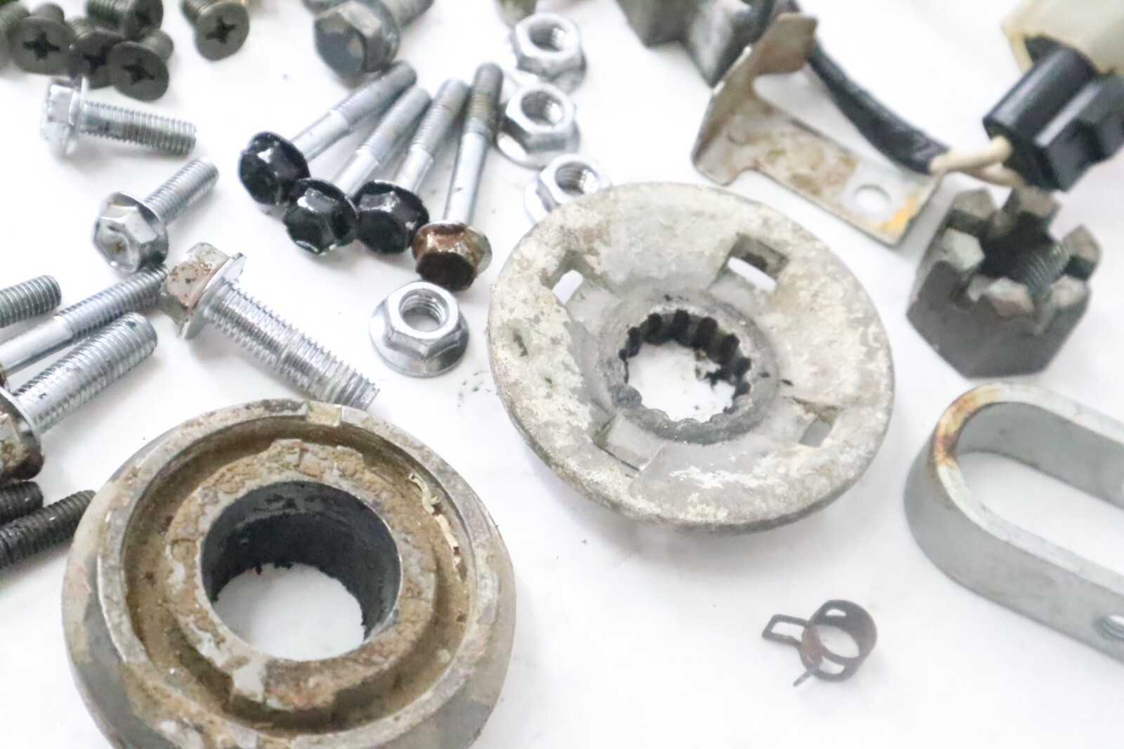1998-2001 EVINRUDE 60-70 HP 4 STROKE mixed bolts hardware - Image 7