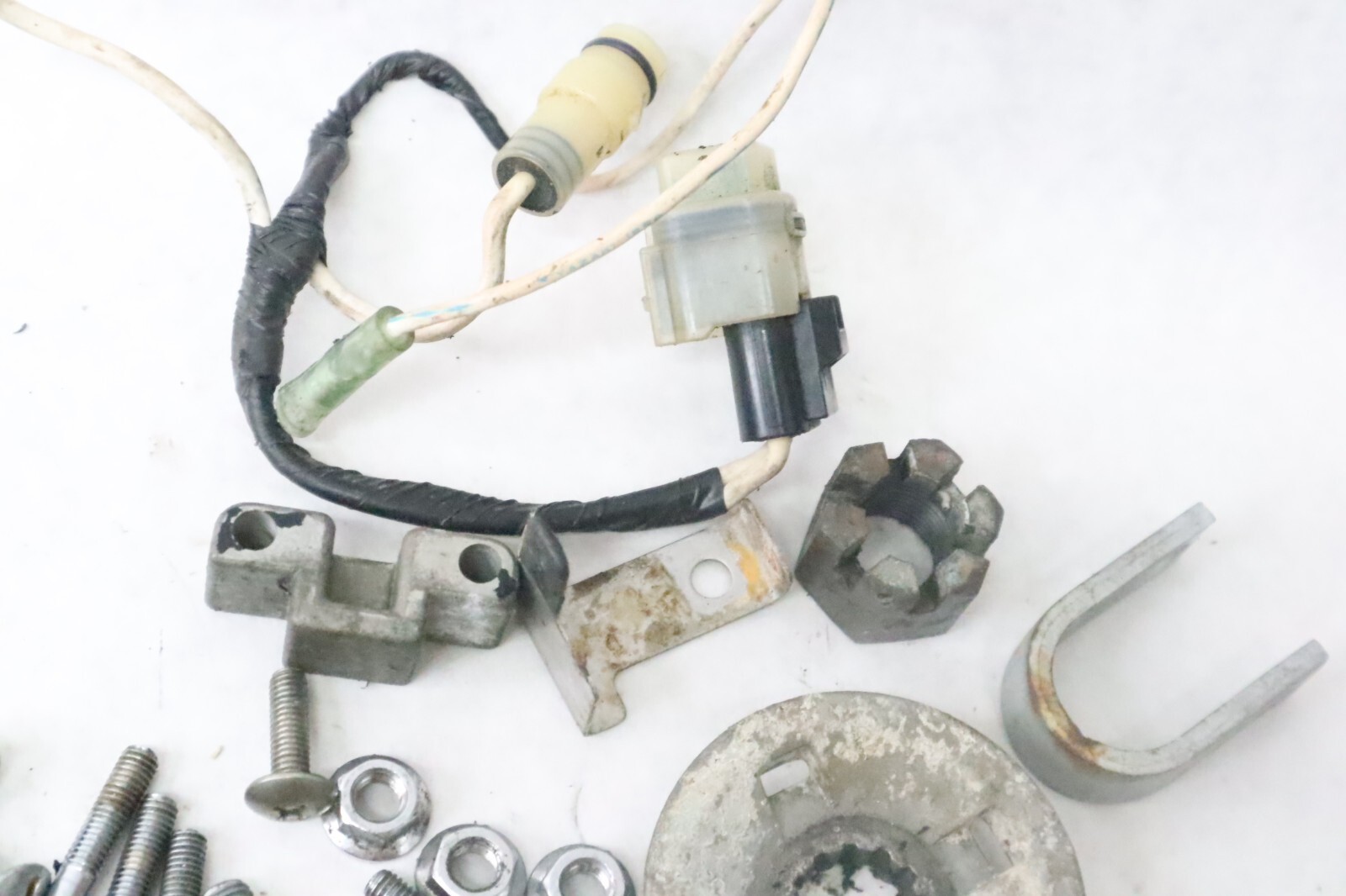 1998-2001 EVINRUDE 60-70 HP 4 STROKE mixed bolts hardware - Image 9