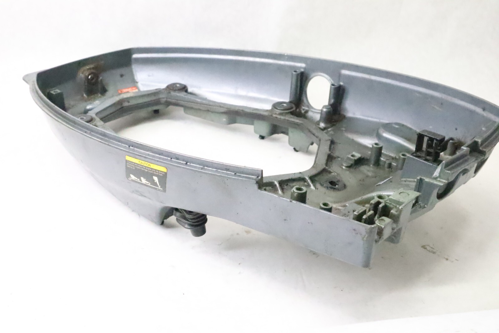 2005 Yamaha F 25 hp 4 Stroke Bottom Cowling Engine Cover 65W-42710-16-4D - Image 3