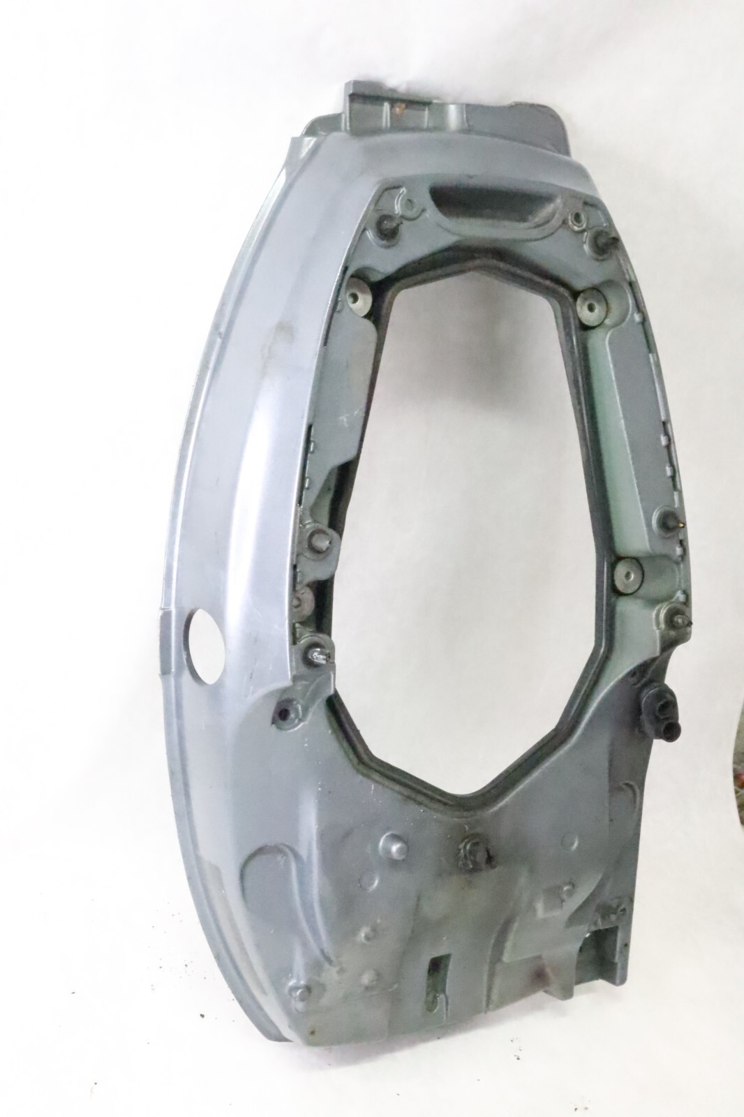 2005 Yamaha F 25 hp 4 Stroke Bottom Cowling Engine Cover 65W-42710-16-4D - Image 9