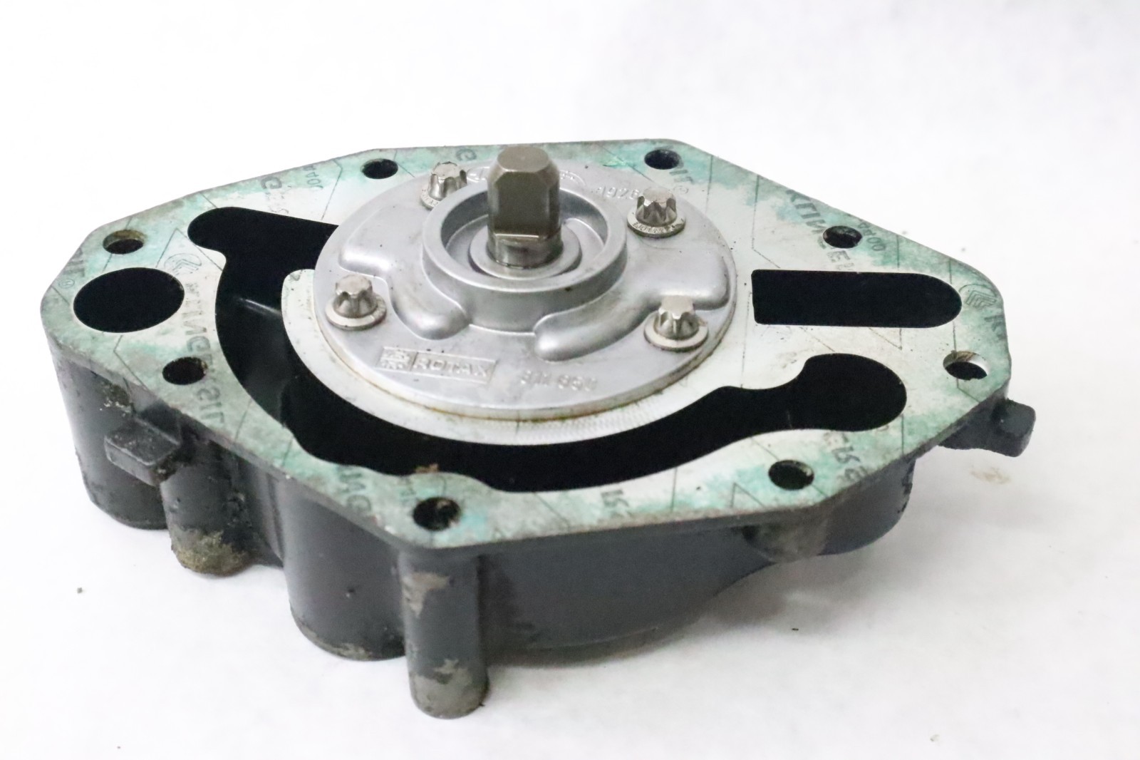 BRP OIL PUMP HOUSING 420811840 OEM 420811840 - Image 8
