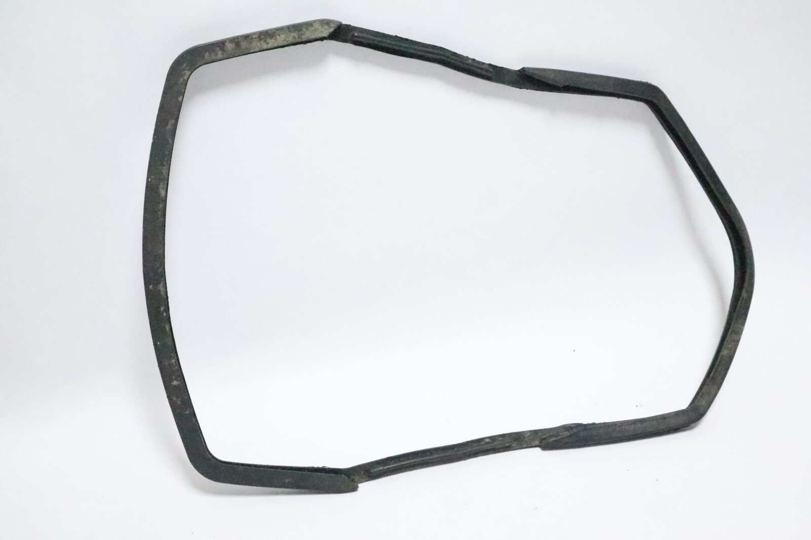 SUZUKI ENGINE LOW SEAL BLACK 61113-87D01 MARINE BOAT - Image 3