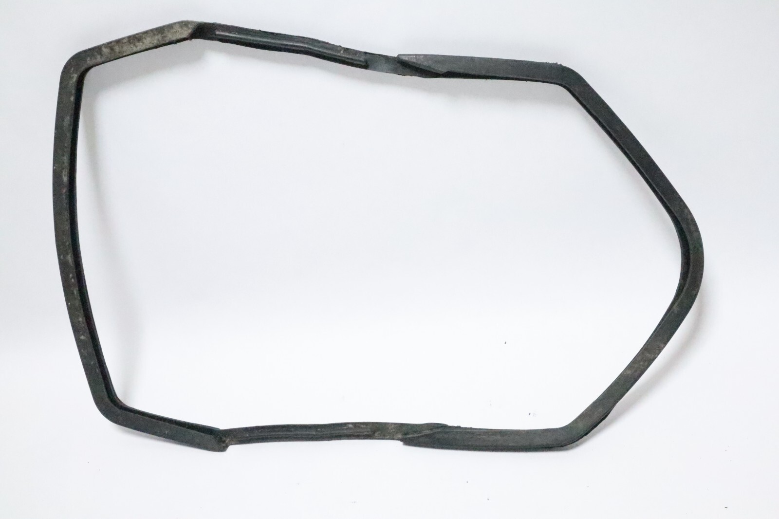 SUZUKI ENGINE LOW SEAL BLACK 61113-87D01 MARINE BOAT - Image 4