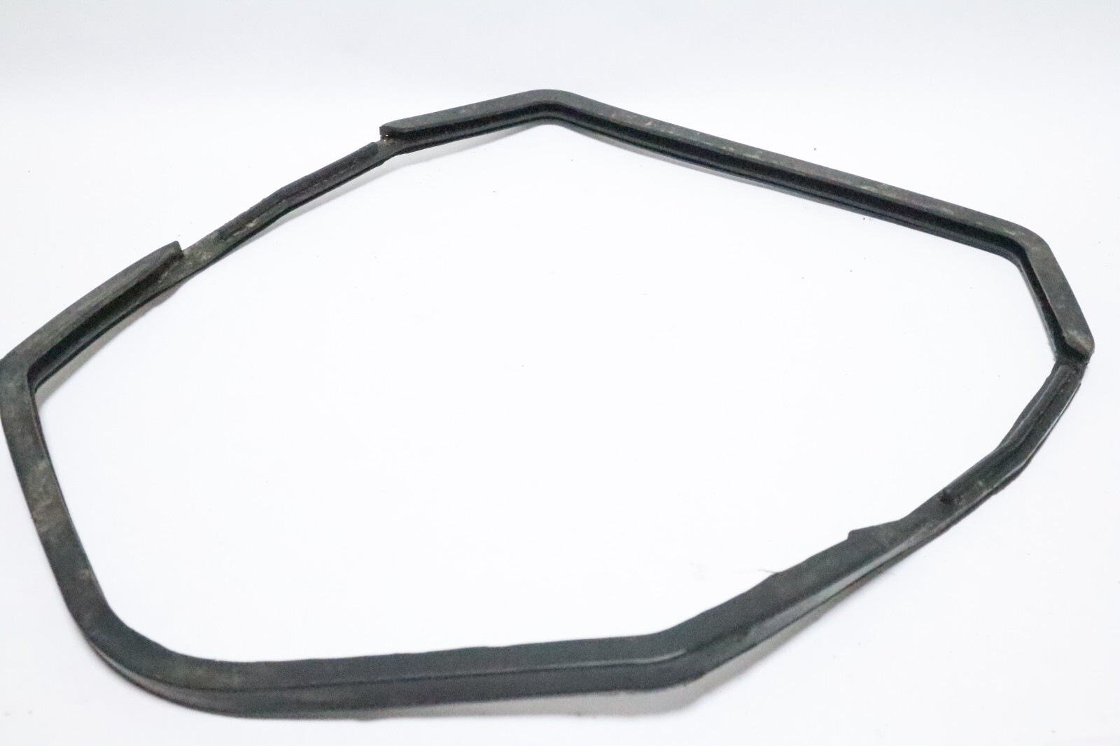 SUZUKI ENGINE LOW SEAL BLACK 61113-87D01 MARINE BOAT - Image 7