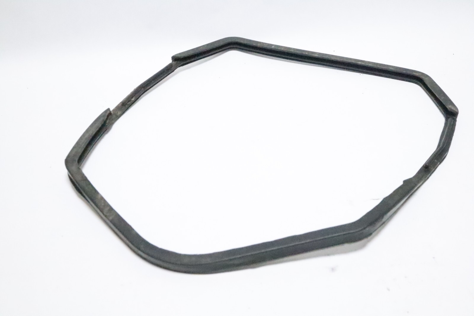SUZUKI ENGINE LOW SEAL BLACK 61113-87D01 MARINE BOAT - Image 9