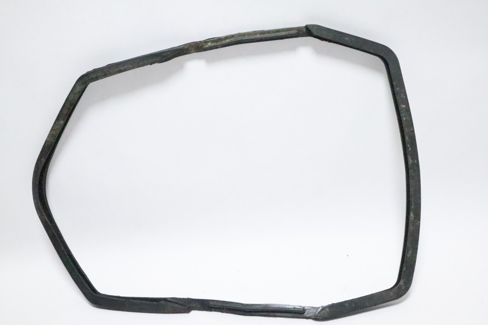 SUZUKI ENGINE LOW SEAL BLACK 61113-87D01 MARINE BOAT - Image 10