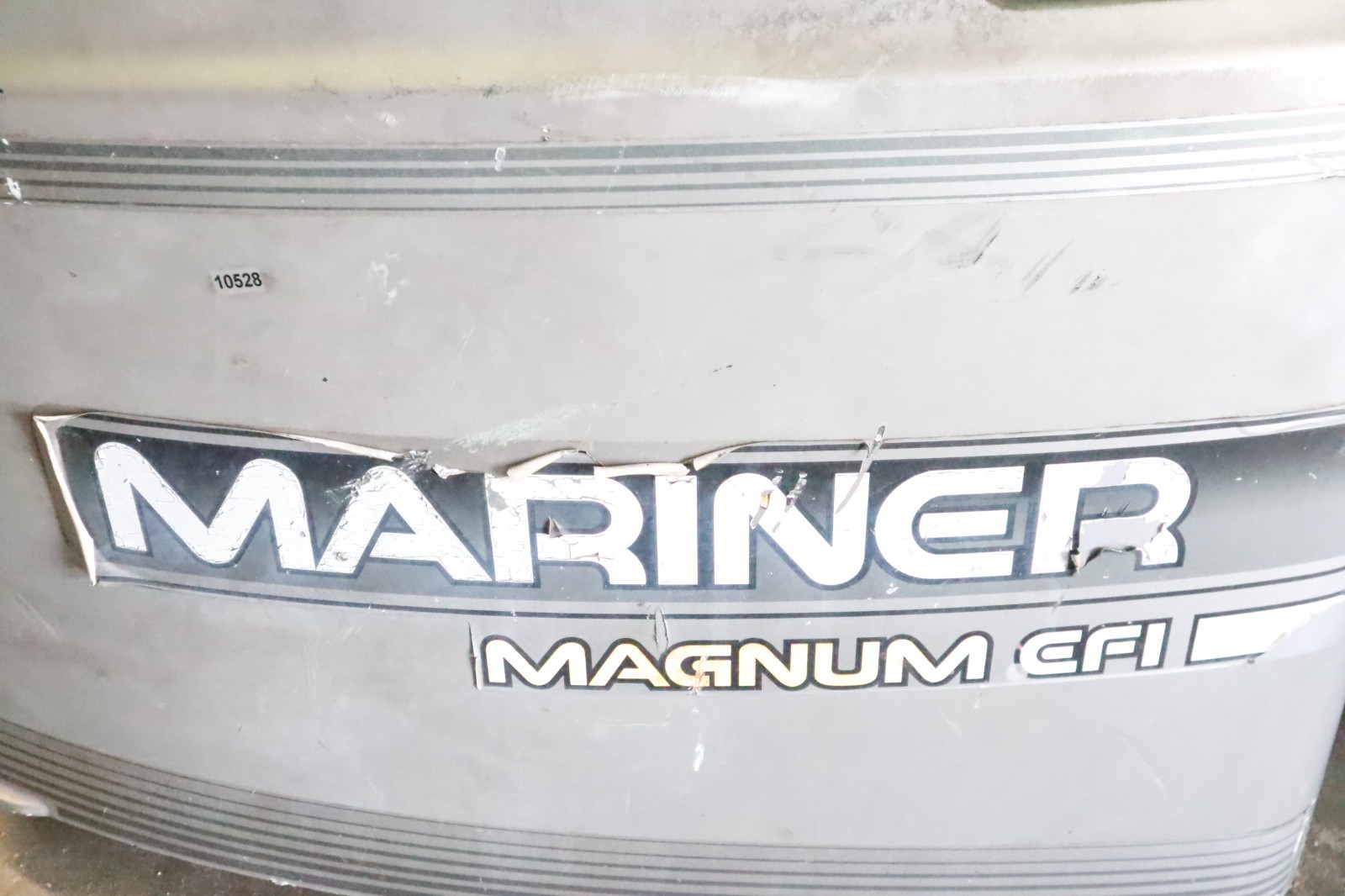 Mercury Mariner 3.0L 225hp outboard top cowling - Image 4