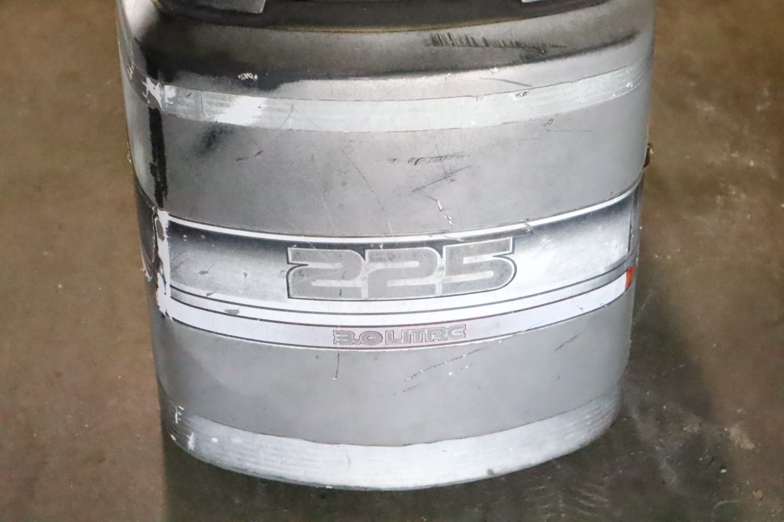 Mercury Mariner 3.0L 225hp outboard top cowling - Image 7