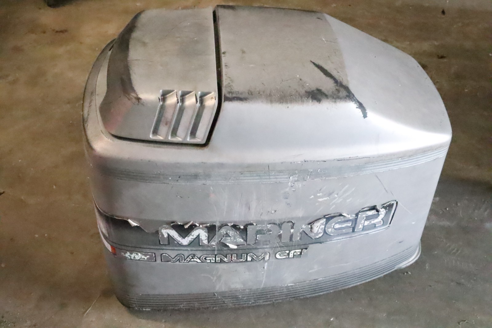 Mercury Mariner 3.0L 225hp outboard top cowling - Image 8