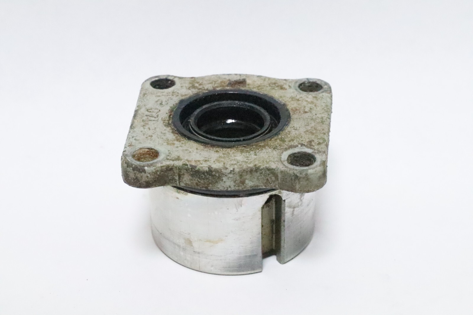 56130-87D00 Suzuki Drive Shaft Bearing Housing