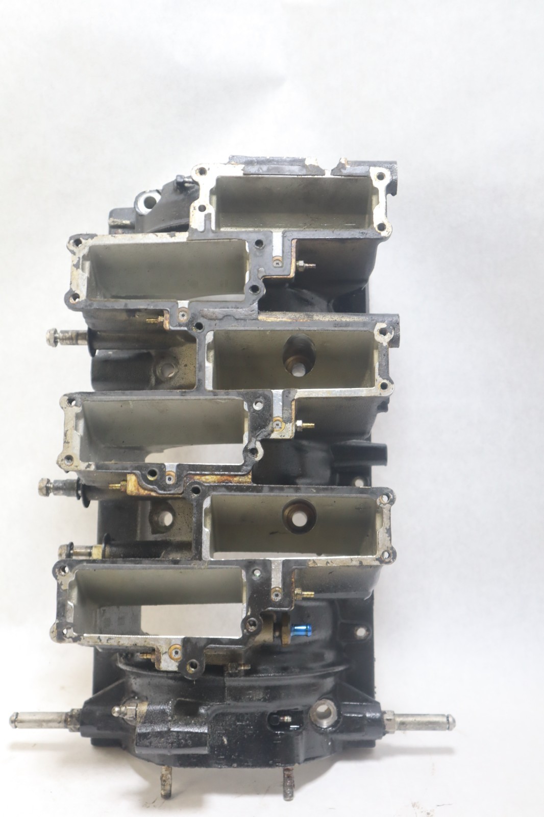 93-99 Johnson Evinrude 0439148 439148 Engine intake half side Crankcase 200 - Image 6