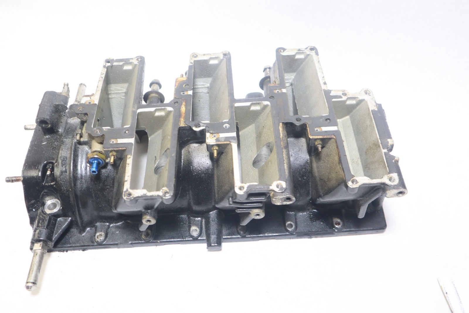 93-99 Johnson Evinrude 0439148 439148 Engine intake half side Crankcase 200 - Image 12