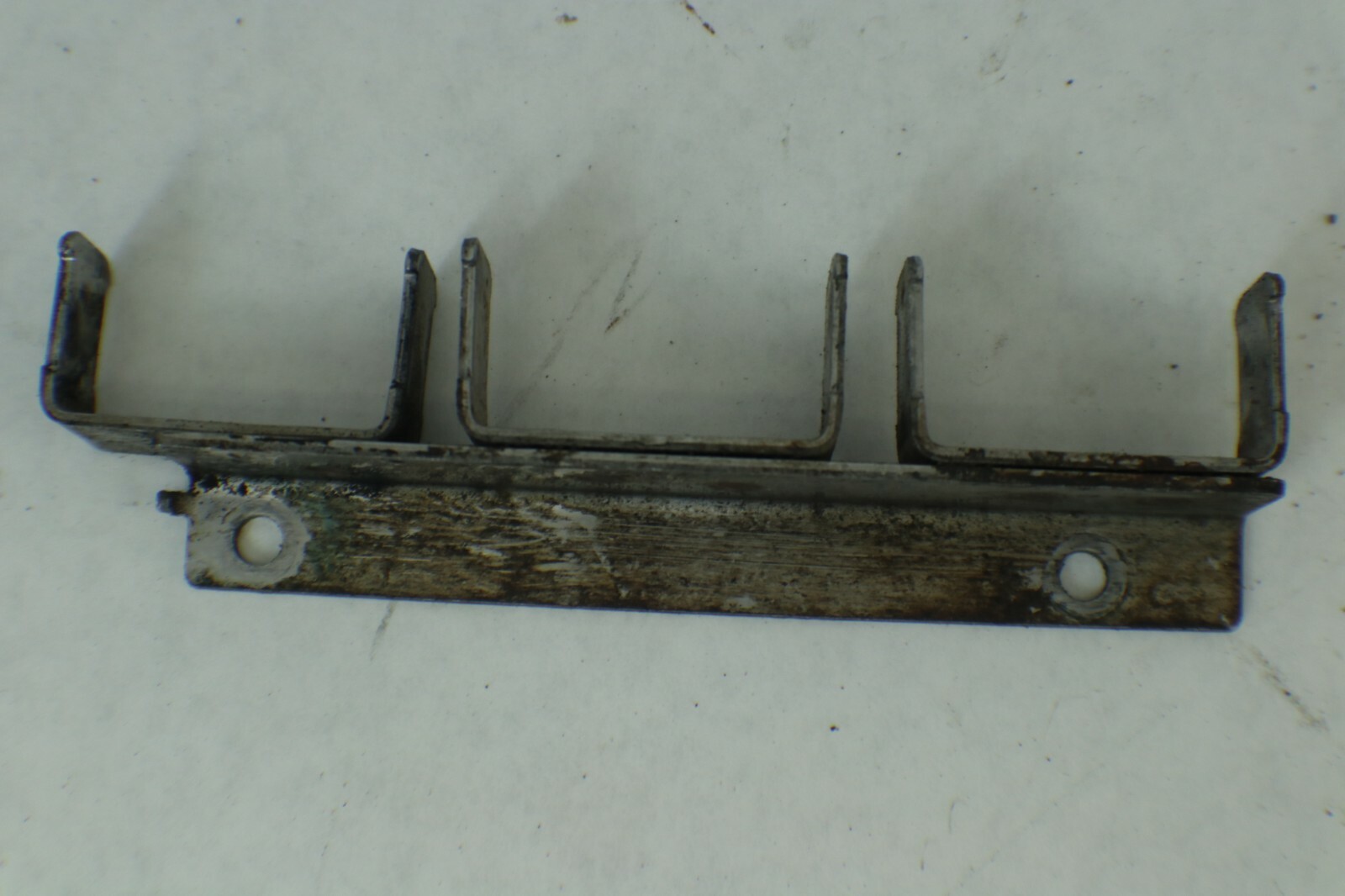 YAMAHA PRO V 150 175 200 HP 2 STROKE RELAY BRACKET 1990 - 1995 - Image 2