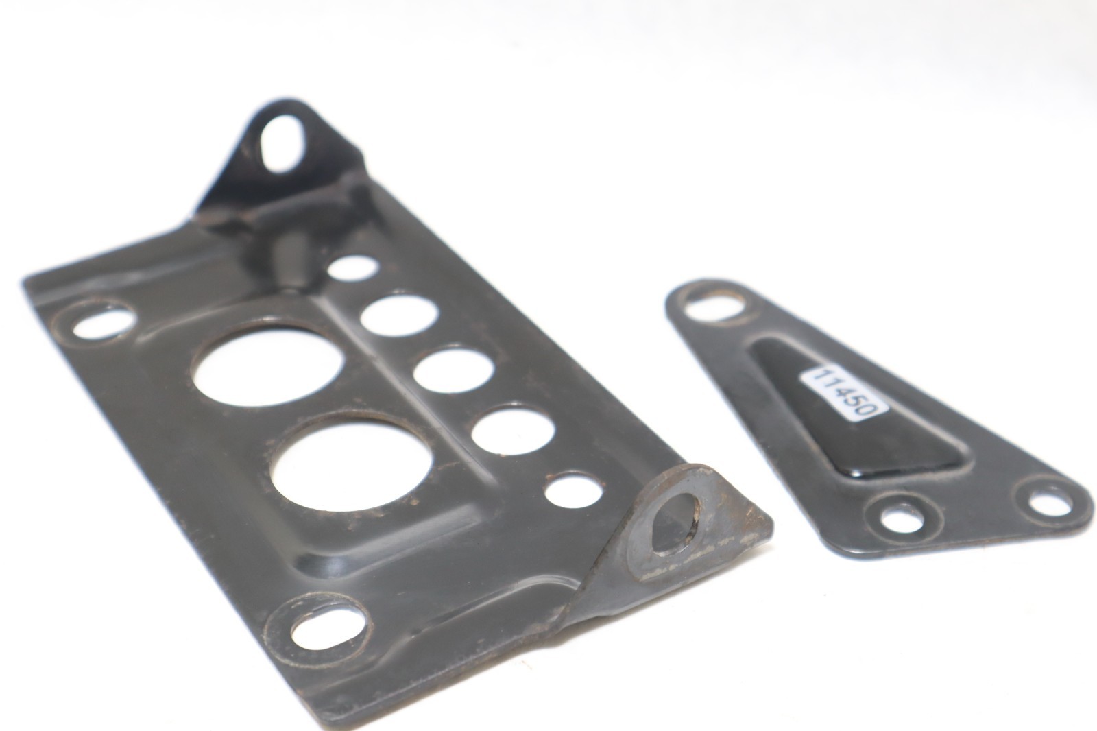 2001 Bombardier Traxter Oem Front Diff Mount Bracket brackets 705400068