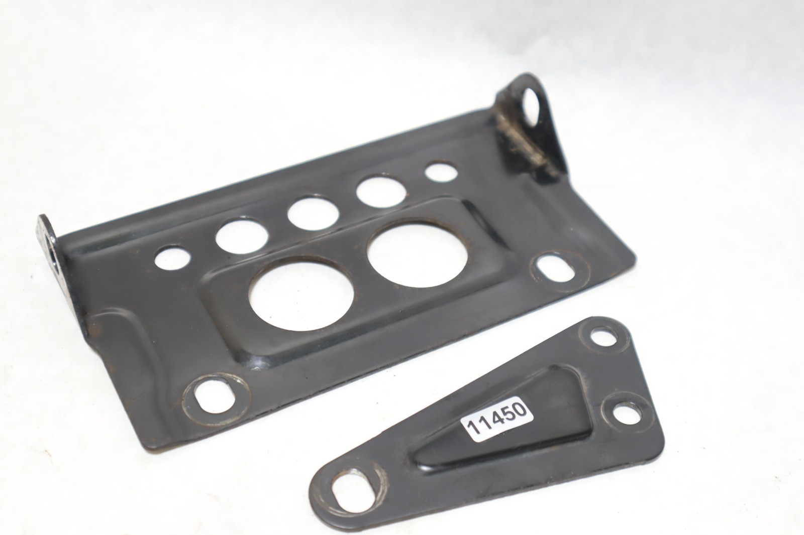 2001 Bombardier Traxter Oem Front Diff Mount Bracket brackets 705400068 - Image 2