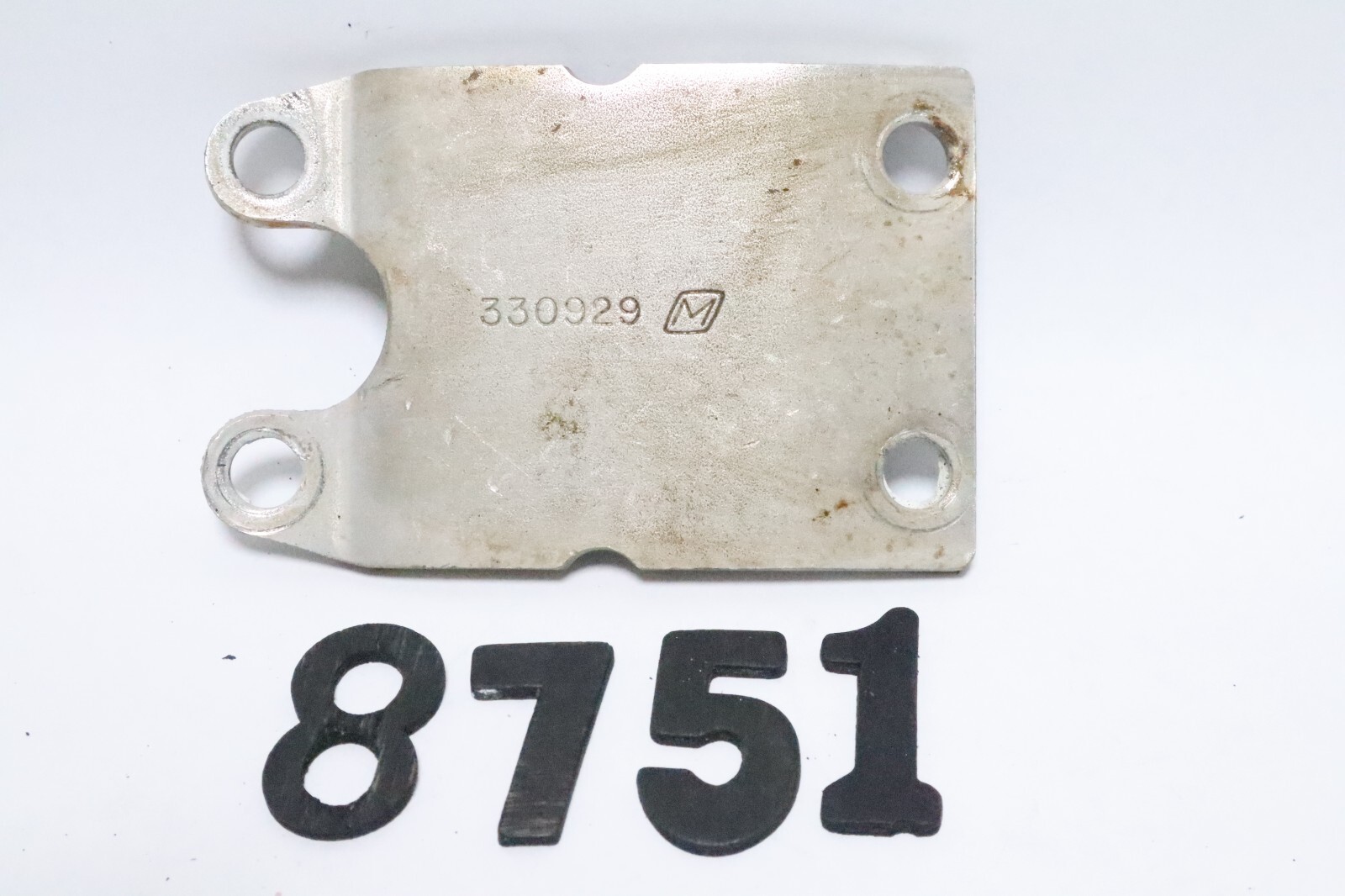 EVINRUDE/JOHNSON #330929 UPPER MOUNT PLATE - Image 2
