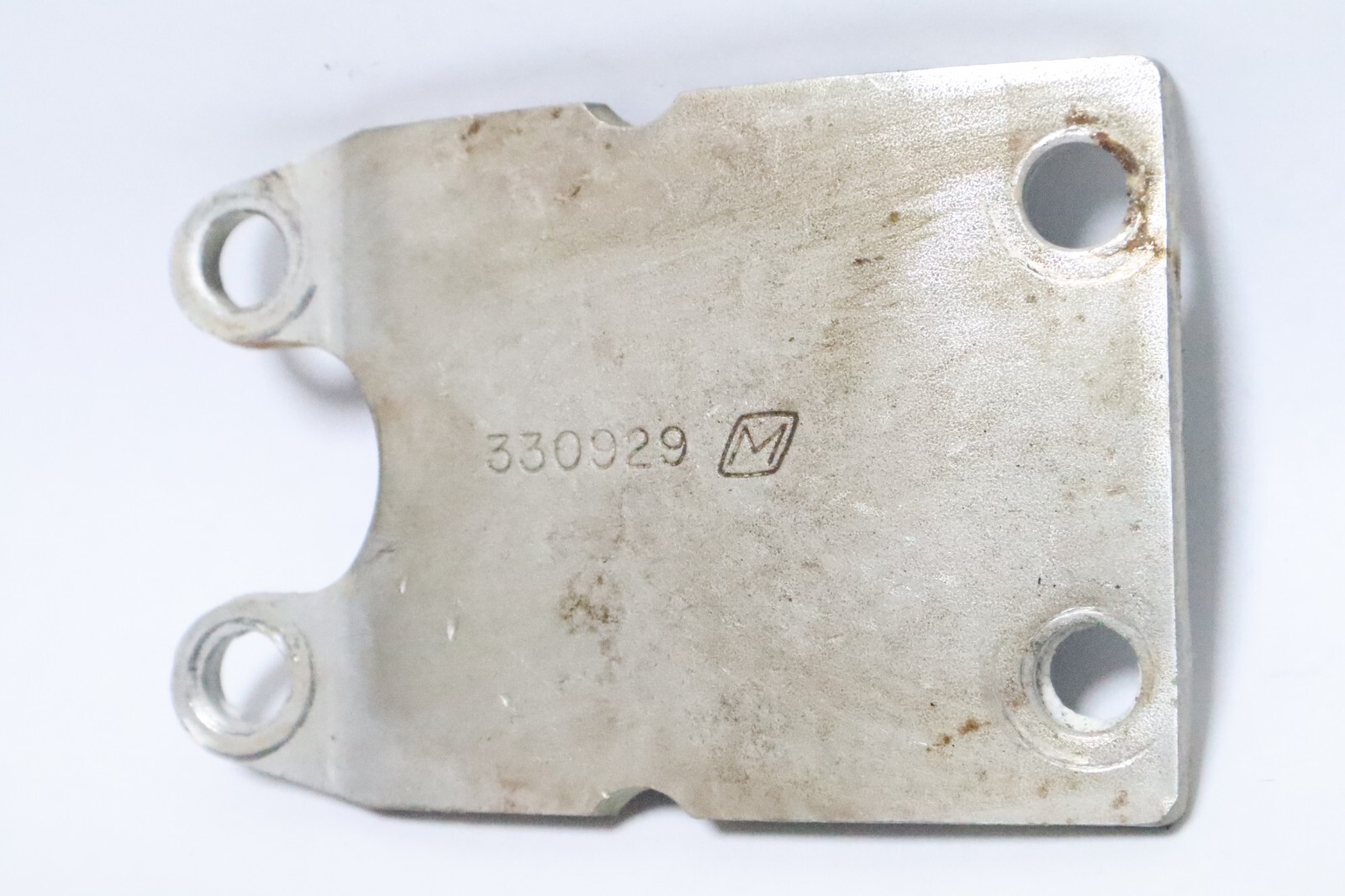 EVINRUDE/JOHNSON #330929 UPPER MOUNT PLATE - Image 4