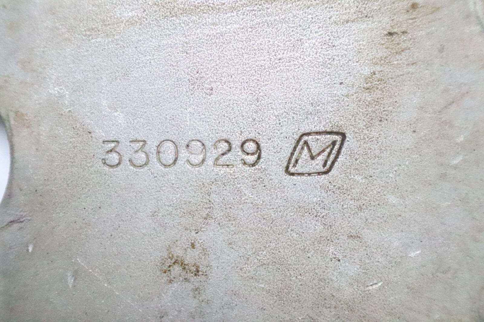 EVINRUDE/JOHNSON #330929 UPPER MOUNT PLATE - Image 5