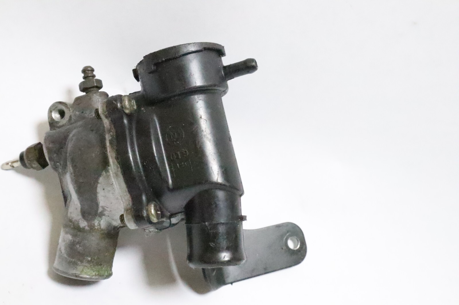 2002 Kawasaki ZZR1200 ZZR 1200 ZX1200C thermostat housing