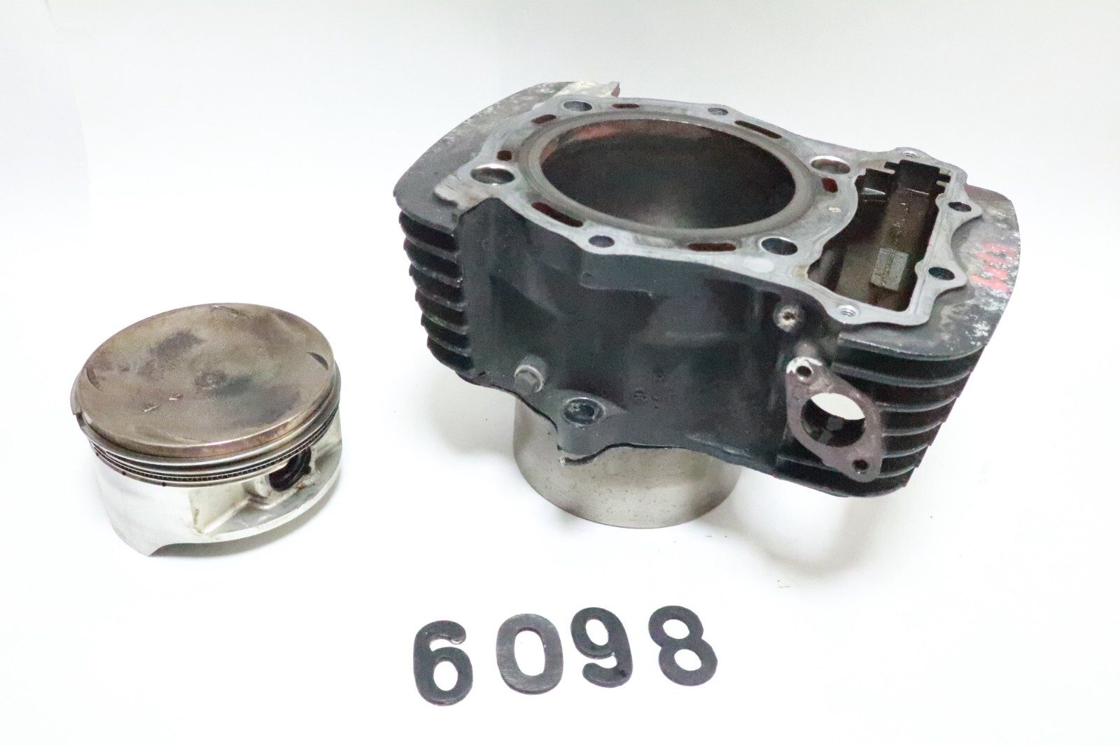 98-05 Kawasaki Rear Cylinder # 11005-1865 Vulcan Classic 1500 with piston - Image 2
