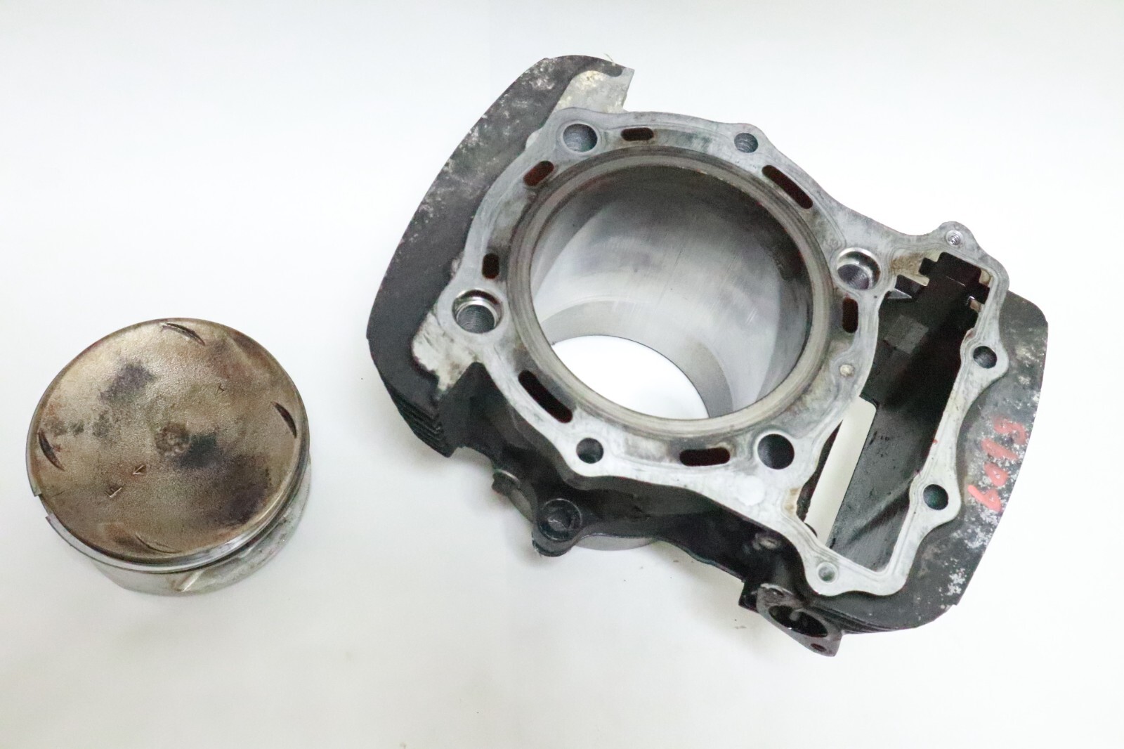 98-05 Kawasaki Rear Cylinder # 11005-1865 Vulcan Classic 1500 with piston - Image 4