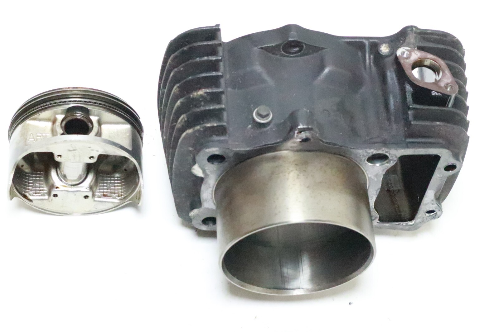 98-05 Kawasaki Rear Cylinder # 11005-1865 Vulcan Classic 1500 with piston - Image 8