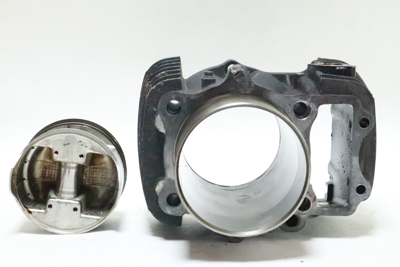 98-05 Kawasaki Rear Cylinder # 11005-1865 Vulcan Classic 1500 with piston - Image 9