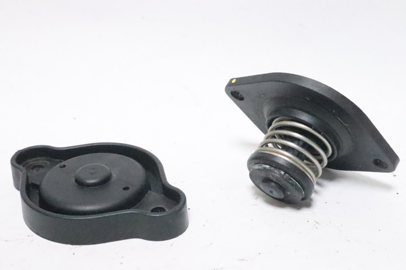 0347239 HOUSING 347239 0347241 347241 Johnson evinrude etec v6 outboard - Image 6