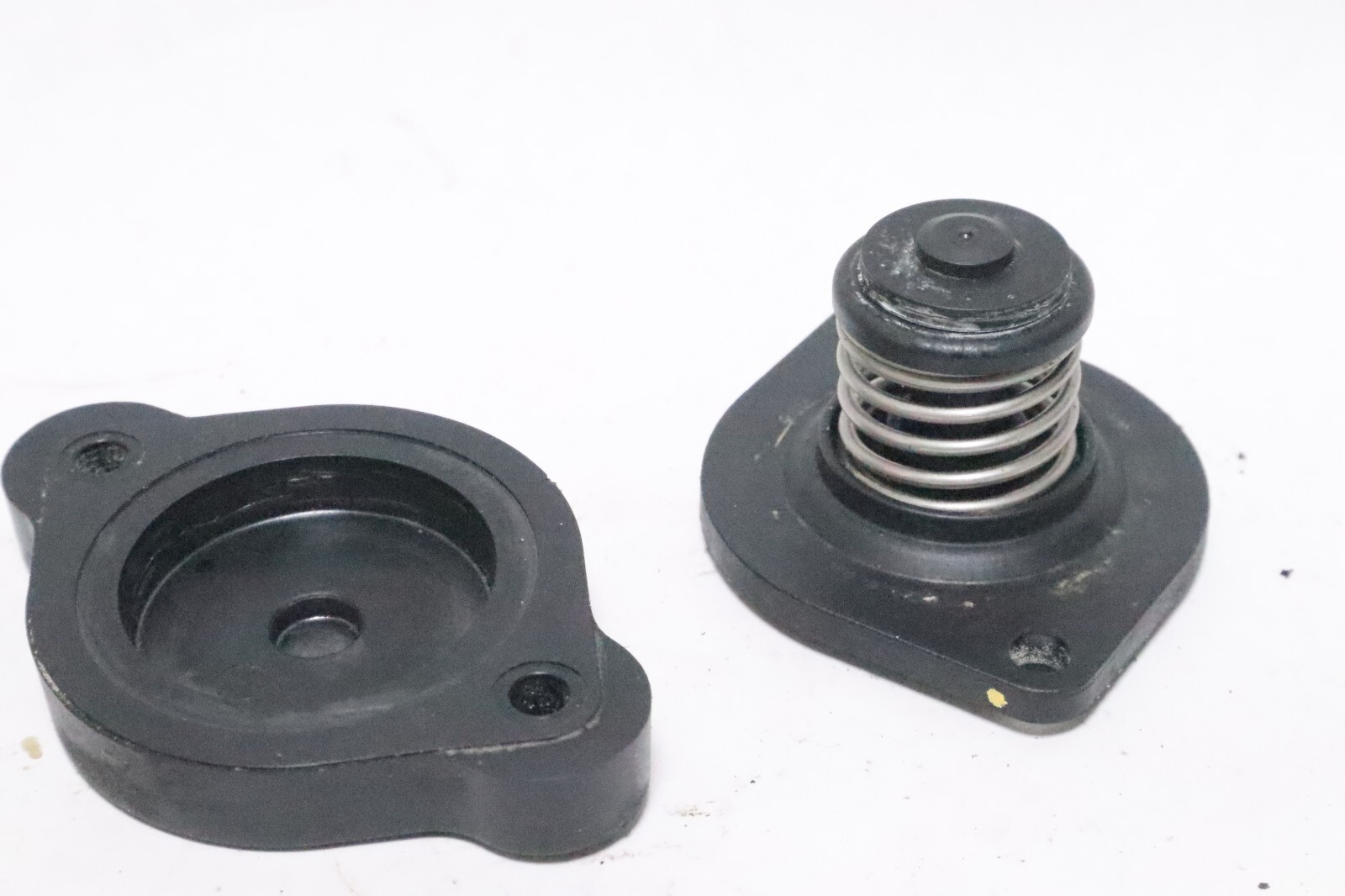 0347239 HOUSING 347239 0347241 347241 Johnson evinrude etec v6 outboard - Image 9