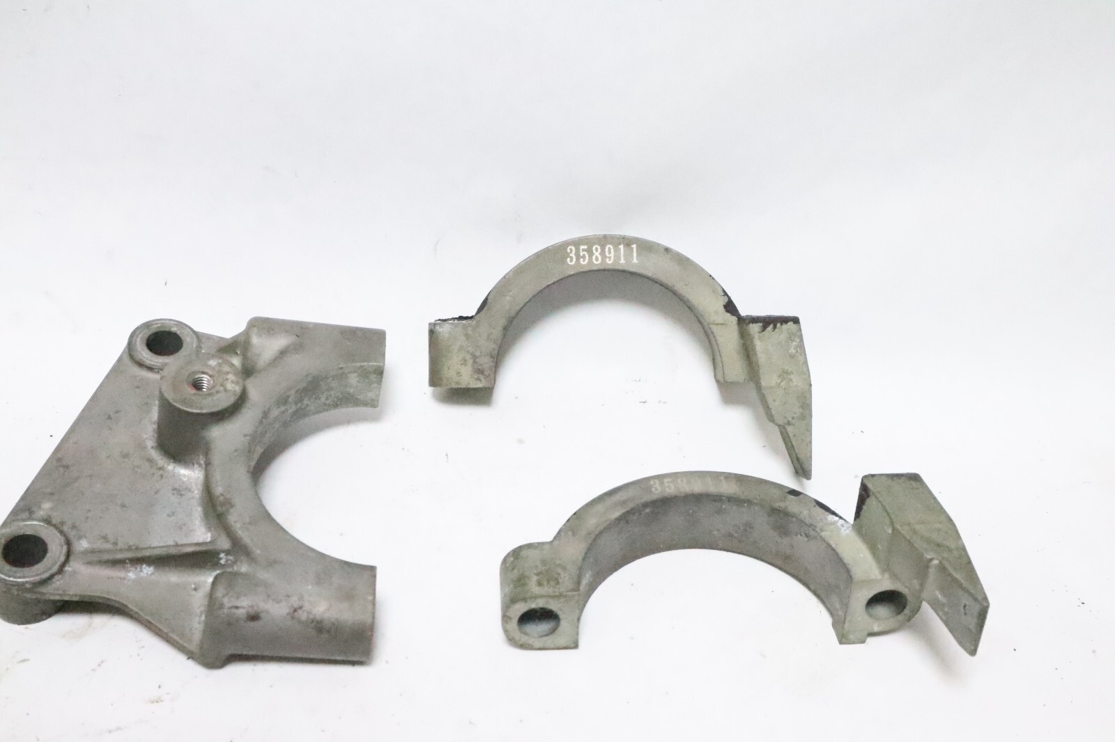 Evinrude Outboard Etec 150 hp 150hp 175 200 300 hp G2 Starter bracket 0358911 - Image 3