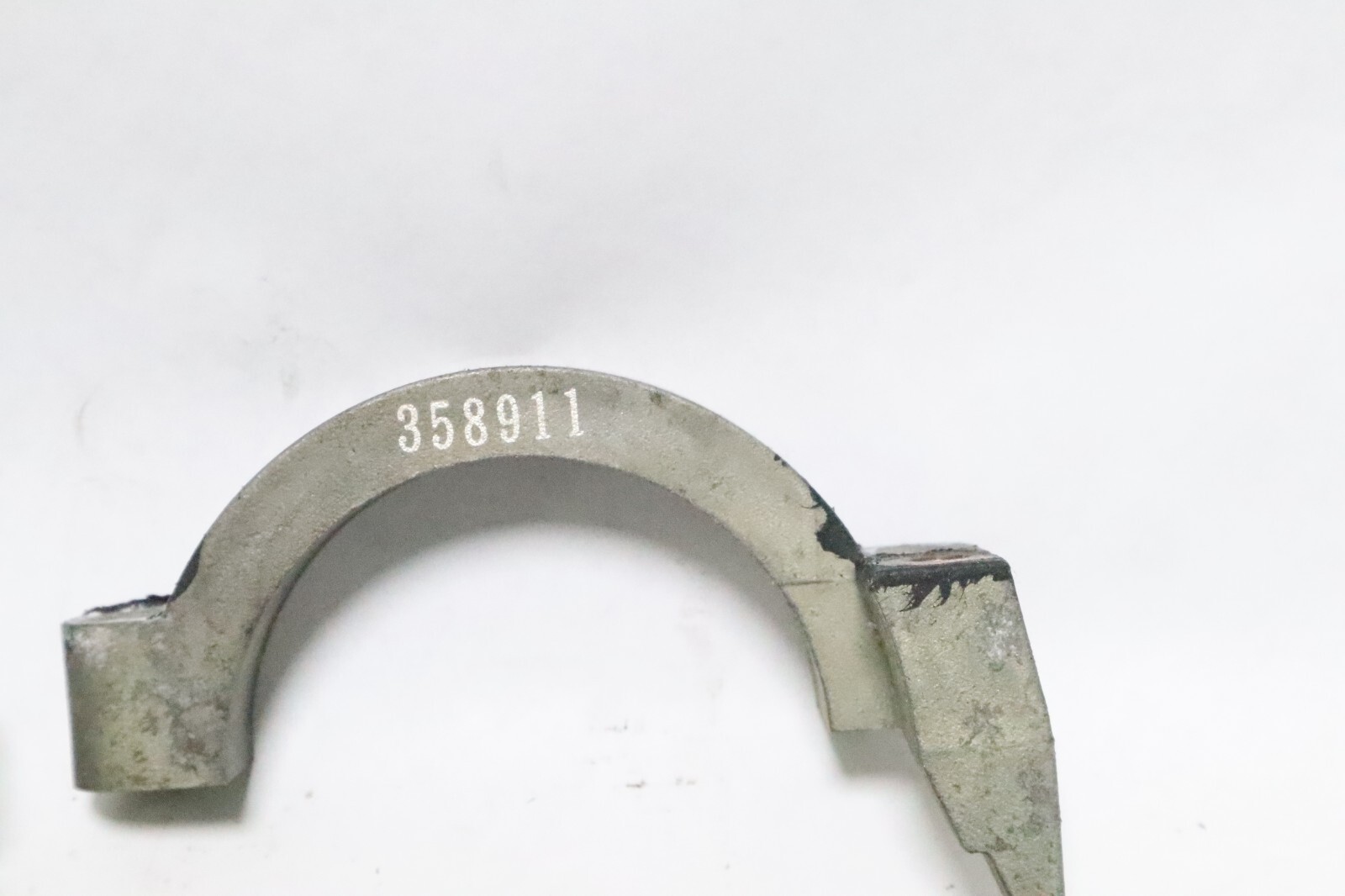 Evinrude Outboard Etec 150 hp 150hp 175 200 300 hp G2 Starter bracket 0358911 - Image 4