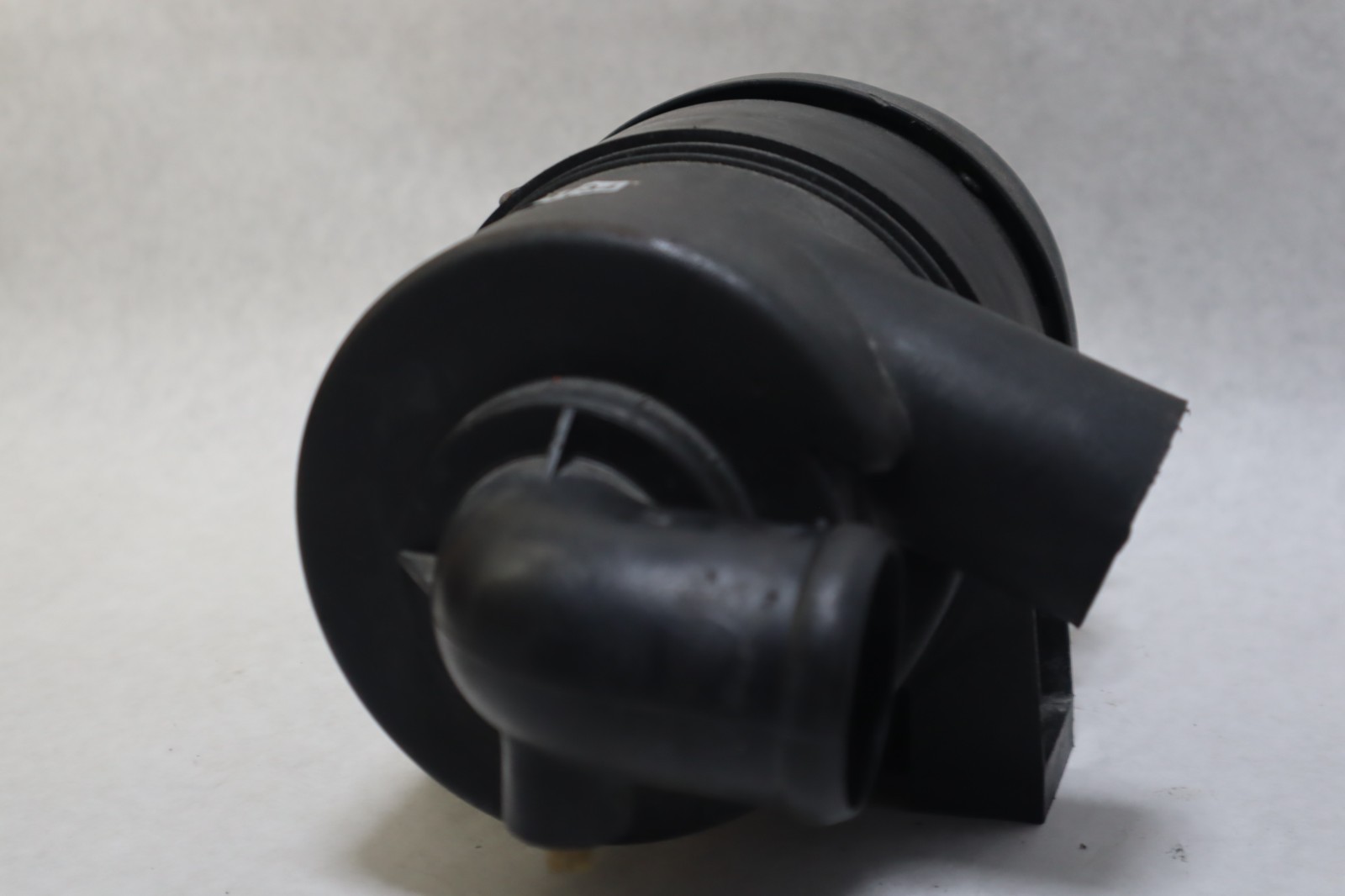 Kubota Diesel D1005 Air Cleaner Assy, phasor marine generator - Image 3