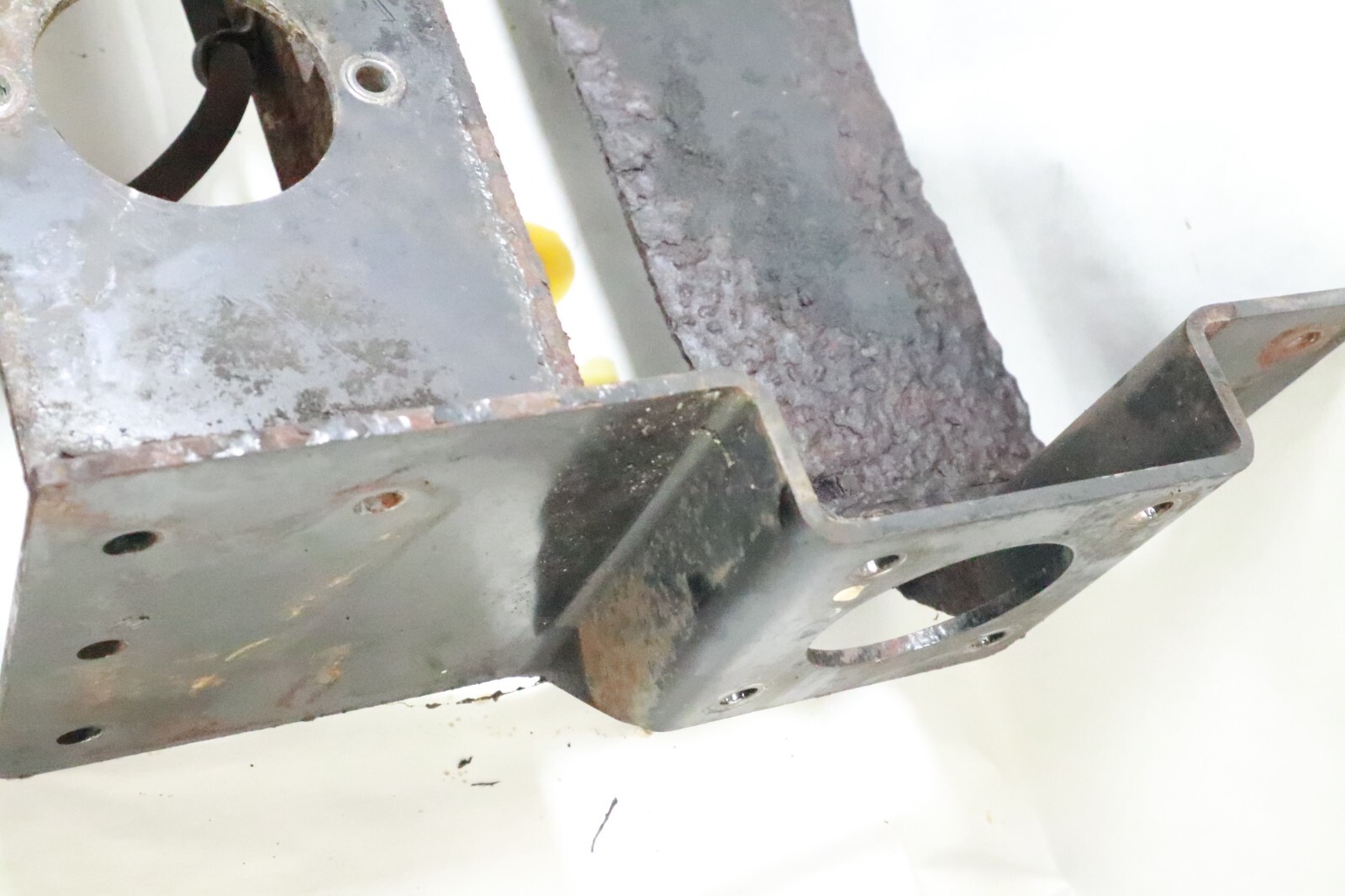 John Deere 727 ZTRAK HYDROSTATIC MOTOR PUMP PUMPS MOUNT BRACKET FRAME - Image 9