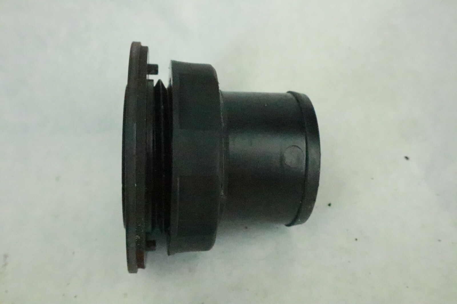 1996 96 1997 98 99 SeaDoo SPX 800 787 xp gas filler neck hull flange - Image 10
