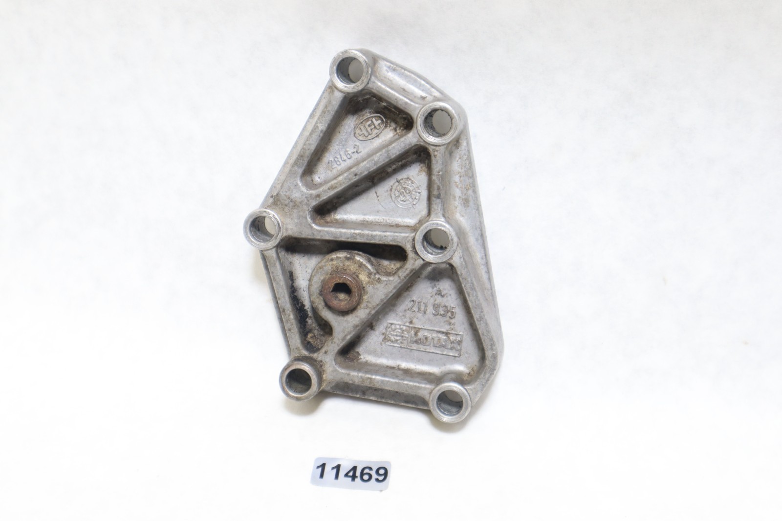 2001 Bombardier Traxter Oem Oil Duct Cover 711211935 - Image 3