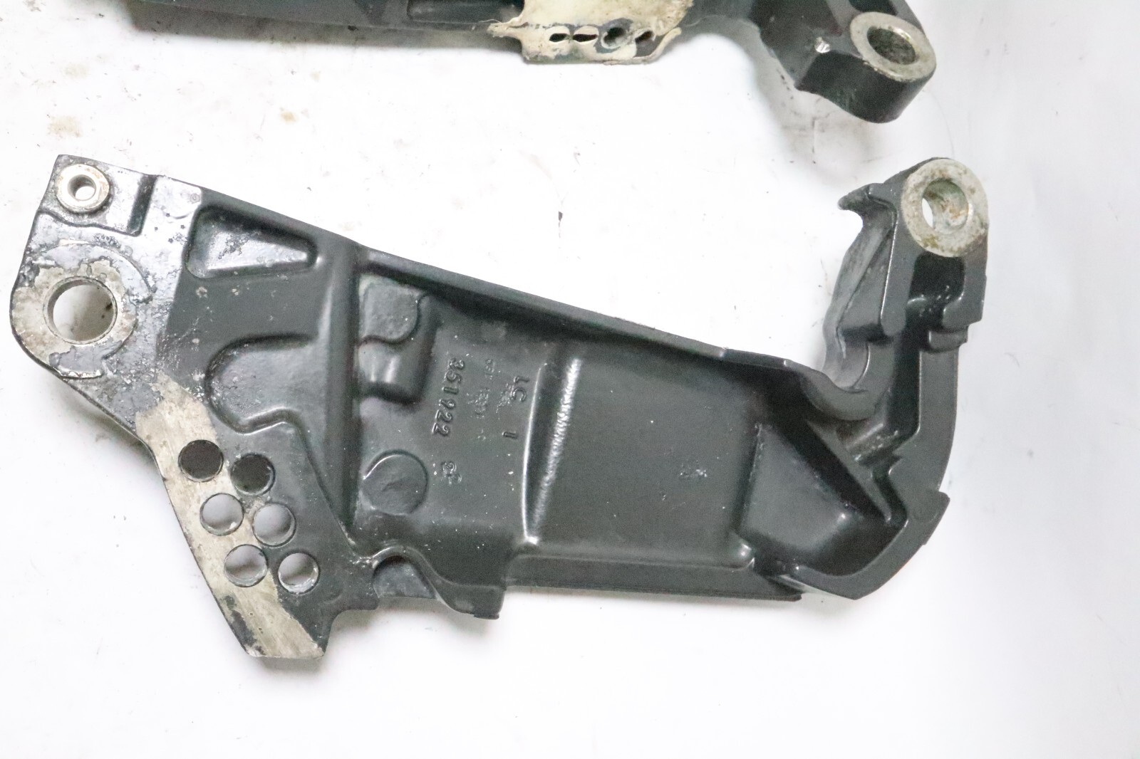 2017 Evinrude g2 Johnson 150 hp Transom Bracket 358408 351922 - Image 8