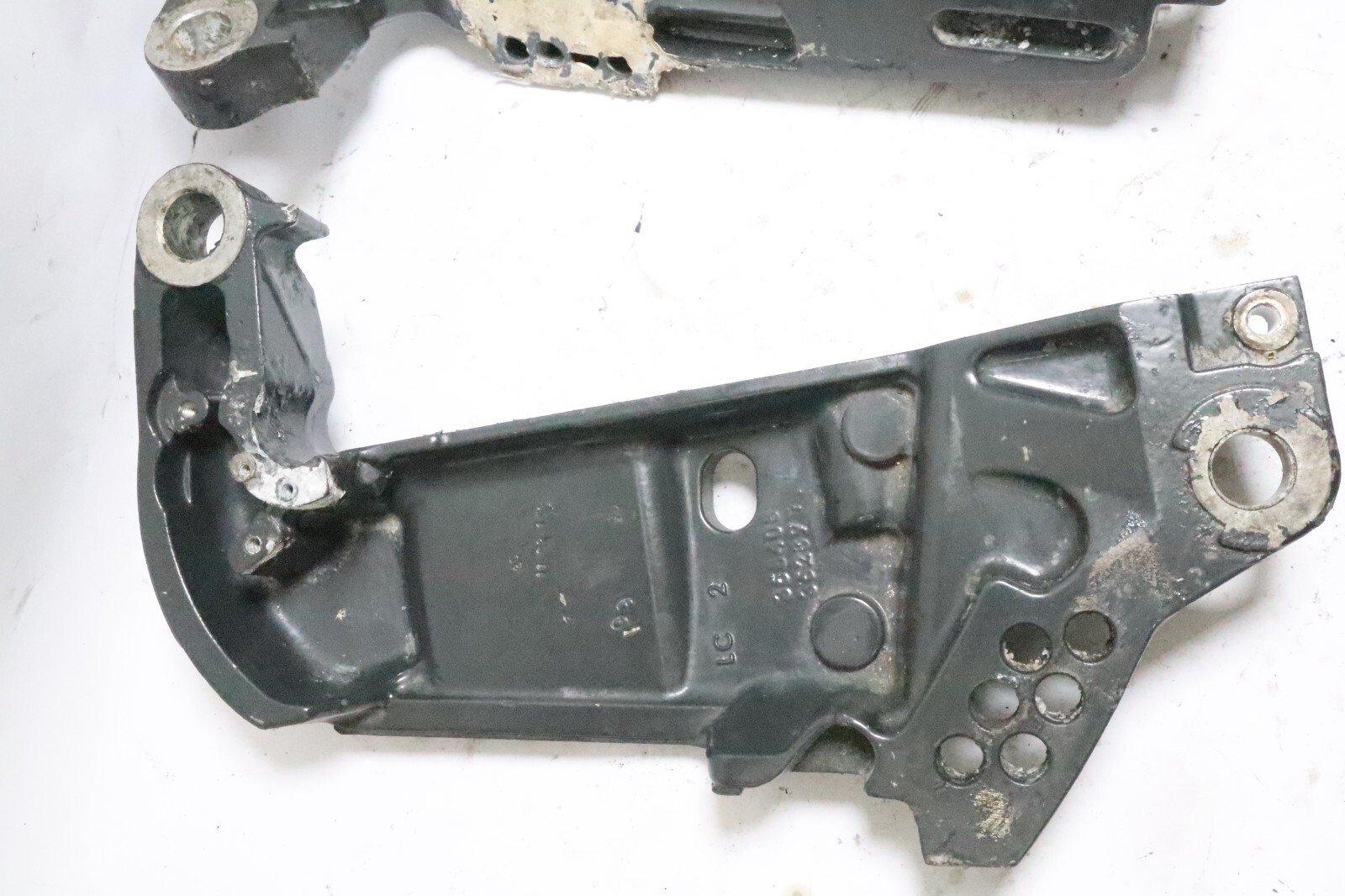 2017 Evinrude g2 Johnson 150 hp Transom Bracket 358408 351922 - Image 10