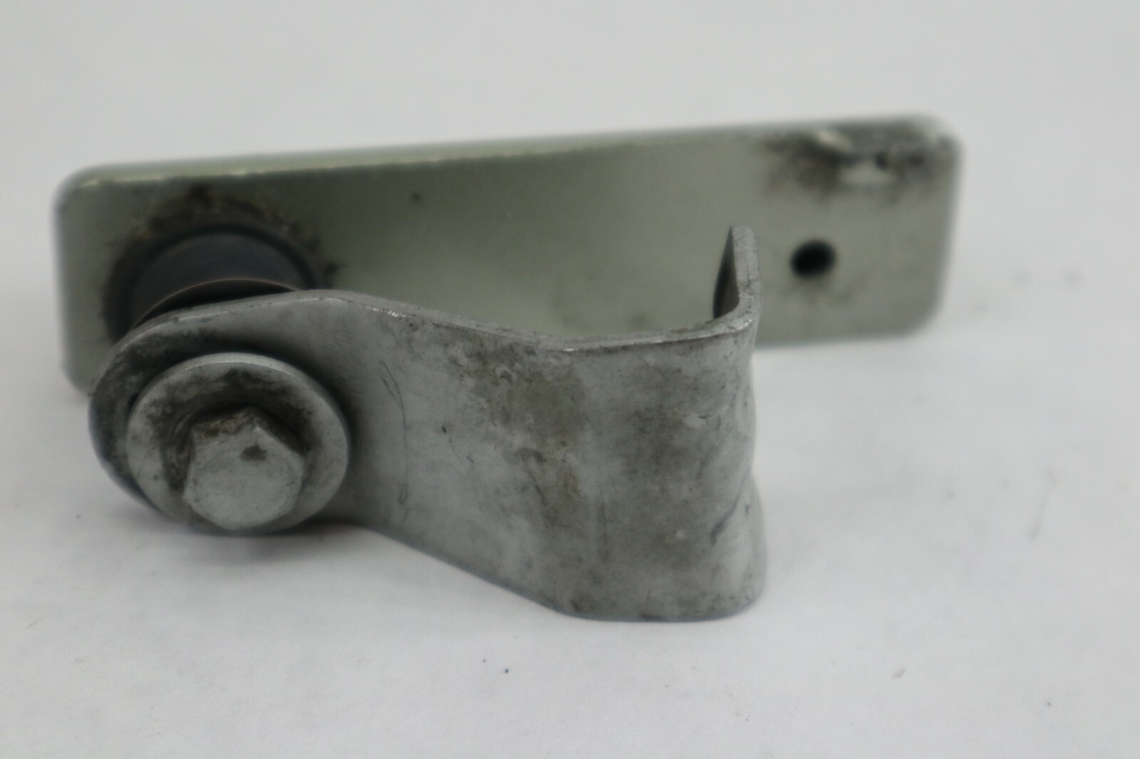 Suzuki DT200 DT 200 150 hp outboard COWL FRONT LATCH ASSEMBLY