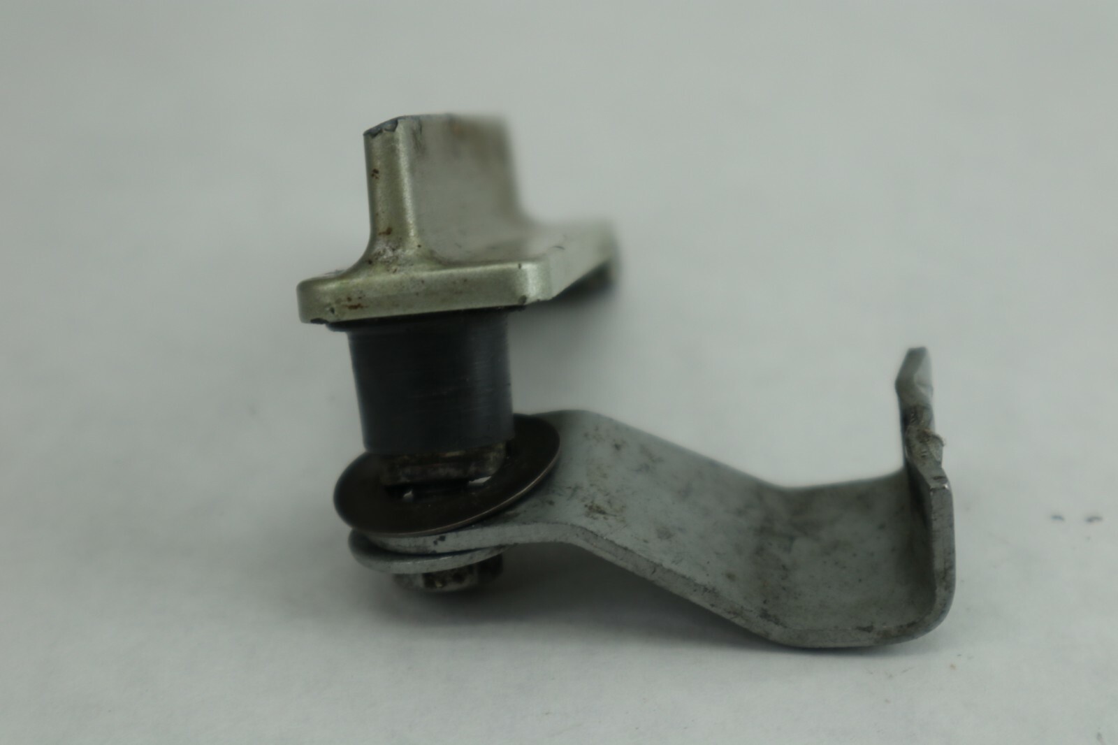Suzuki DT200 DT 200 150 hp outboard COWL FRONT LATCH ASSEMBLY - Image 6