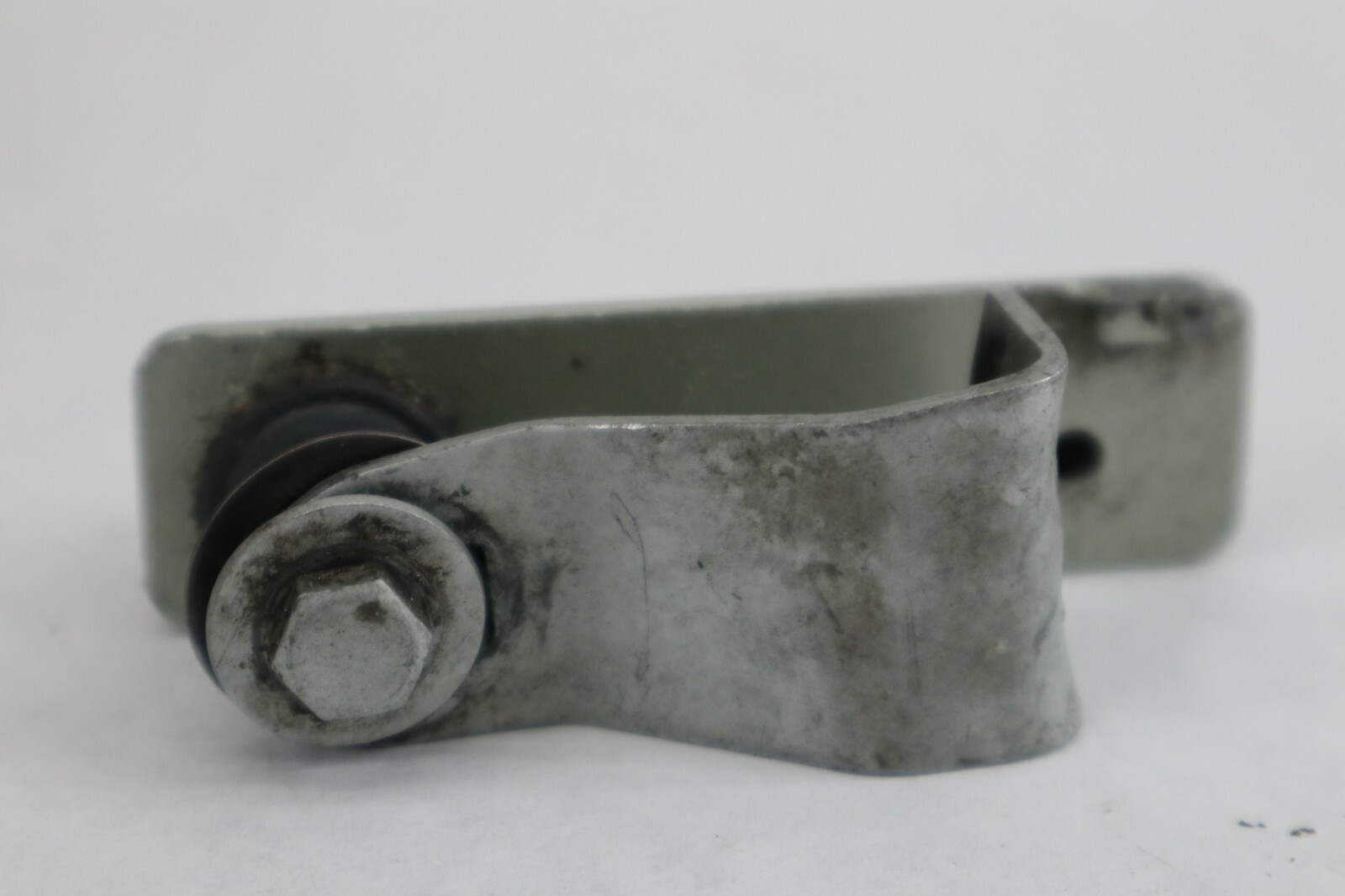 Suzuki DT200 DT 200 150 hp outboard COWL FRONT LATCH ASSEMBLY - Image 11