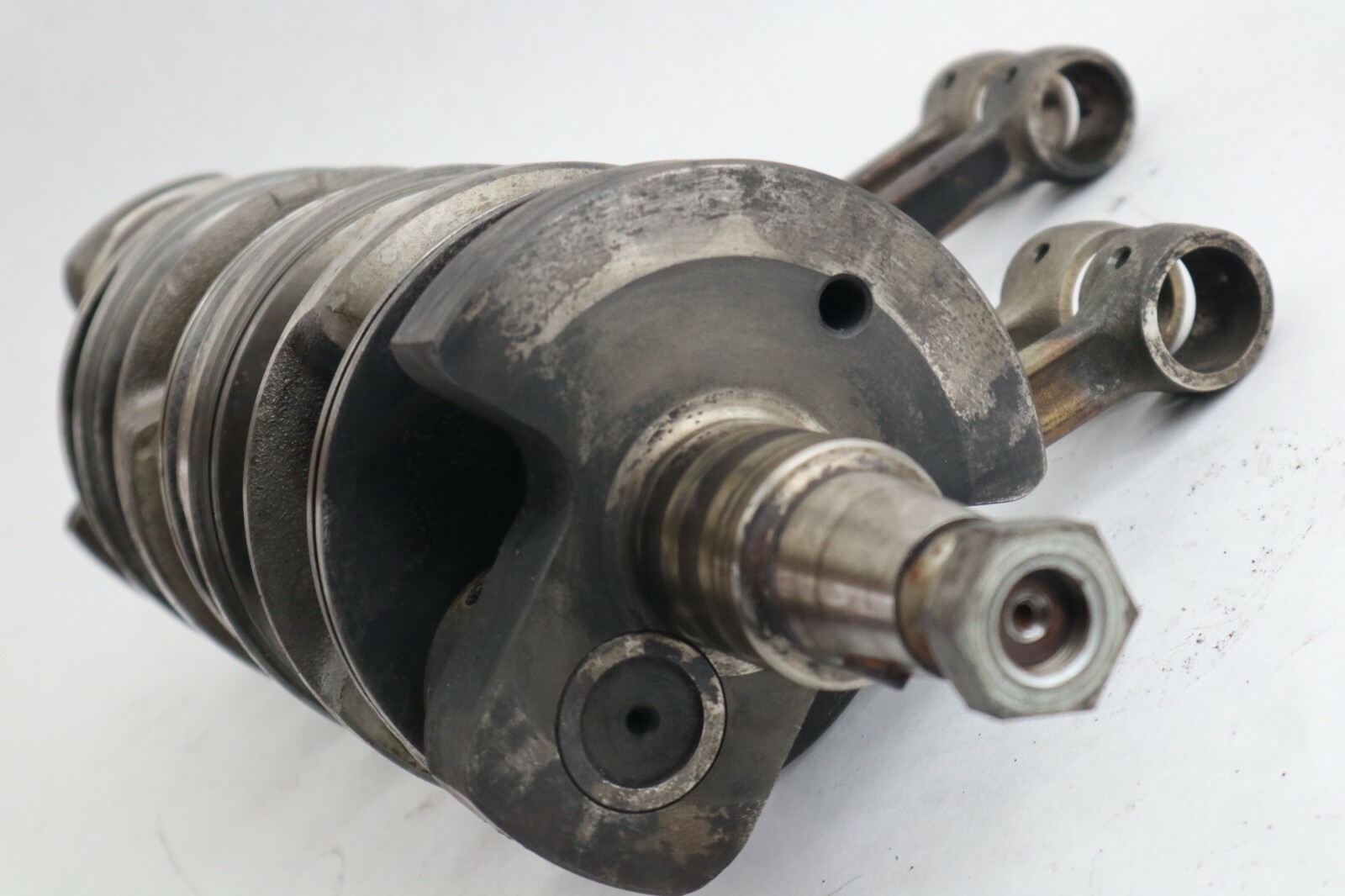 Suzuki DT200 150 200 hp outboard crankshaft - Image 4