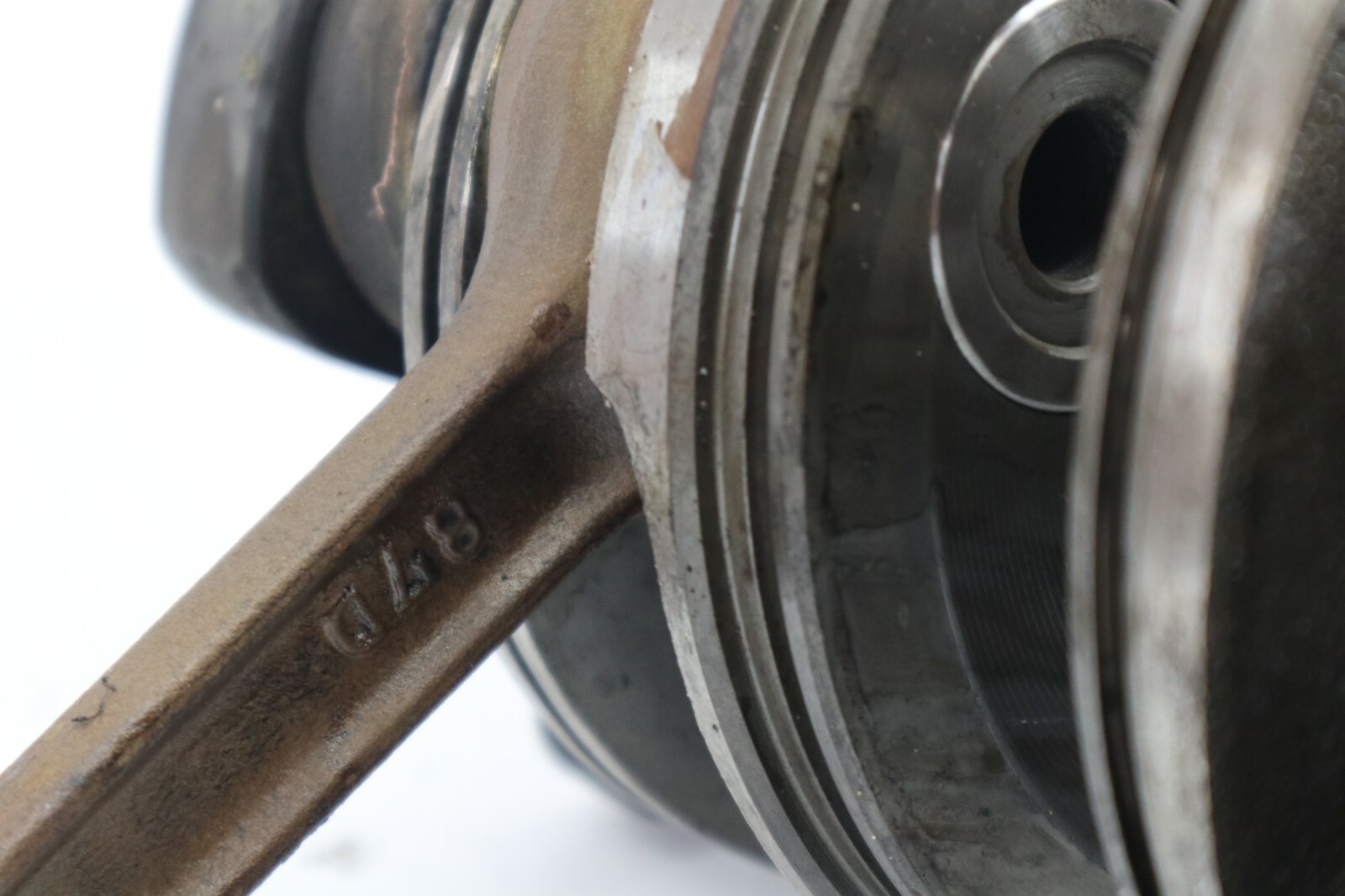 Suzuki DT200 150 200 hp outboard crankshaft - Image 11