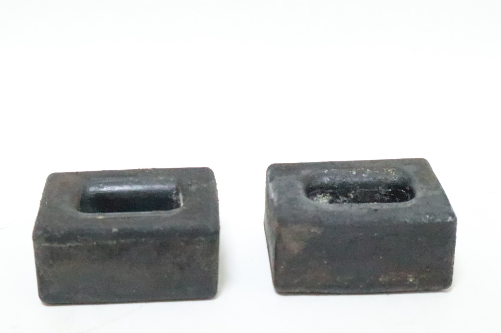 Johnson Evinrude OMC 554334 pair Exhaust Tube Bumper 303961 Retainer - Used - Image 5