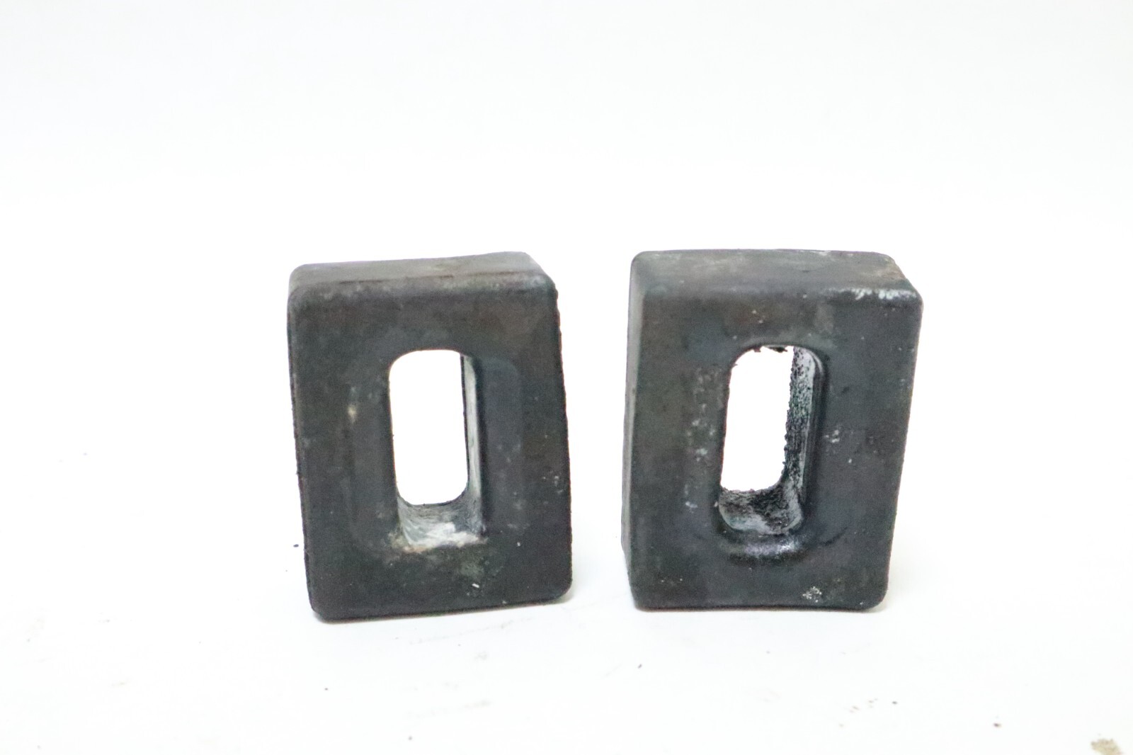 Johnson Evinrude OMC 554334 pair Exhaust Tube Bumper 303961 Retainer - Used - Image 8