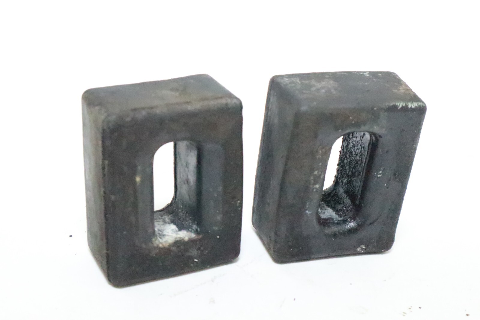 Johnson Evinrude OMC 554334 pair Exhaust Tube Bumper 303961 Retainer - Used - Image 9